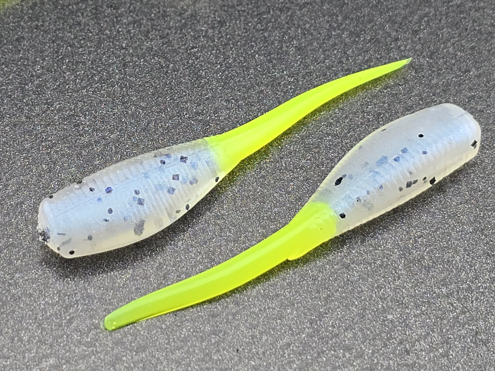 (24) 2" Slab Hunter Monkey Milk/Chart GRUBS BAIT JIGS CRAPPIE PANFISH STINGER