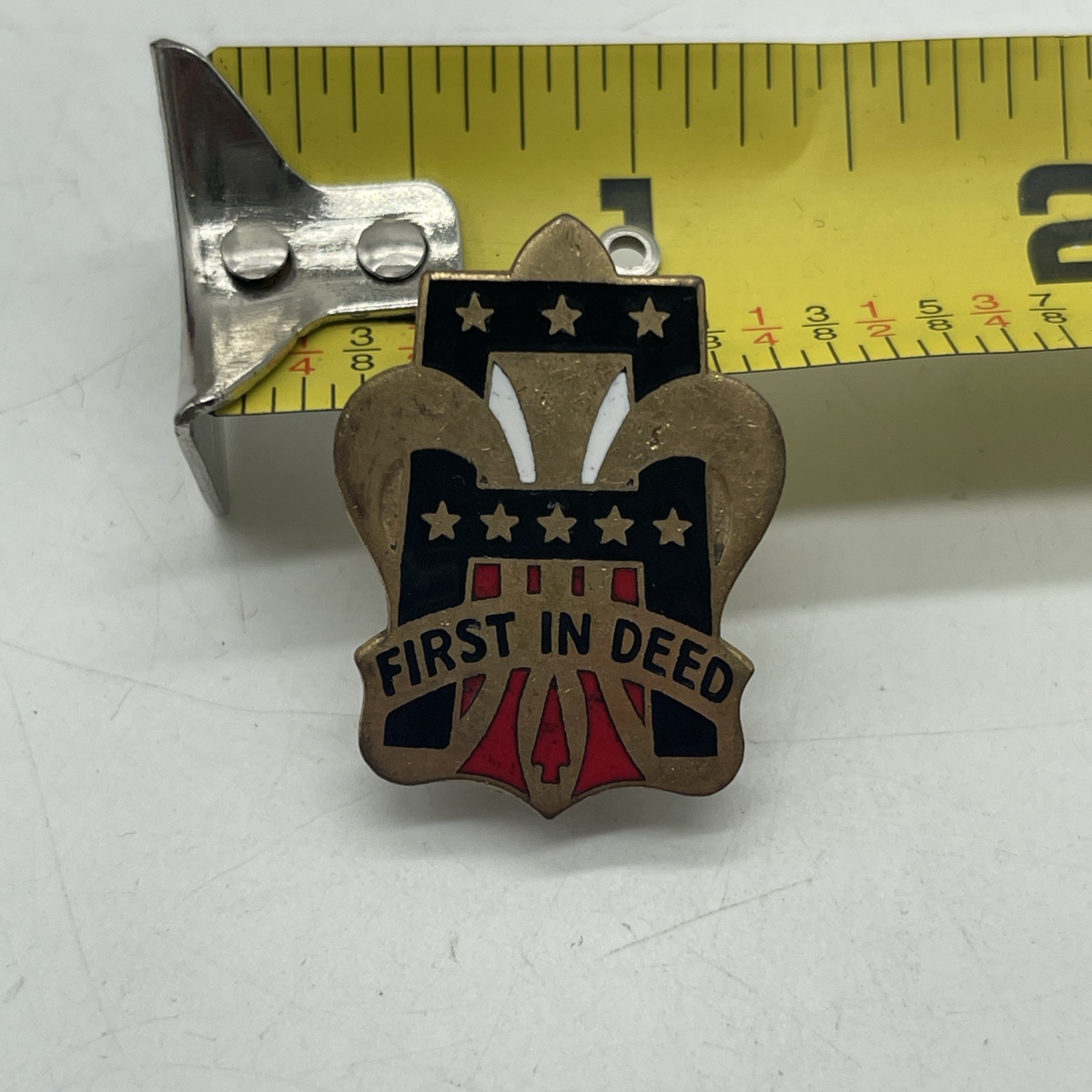 U.S. Military 1st Army NCBU NON COLOR BEARING DI DUI Crest Pin FIRST IN DEED