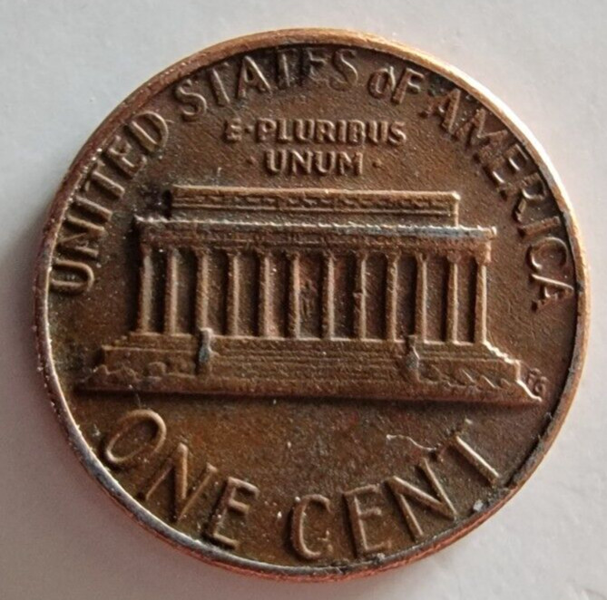 Penny-1984 D Lincoln Cent Error line in the head