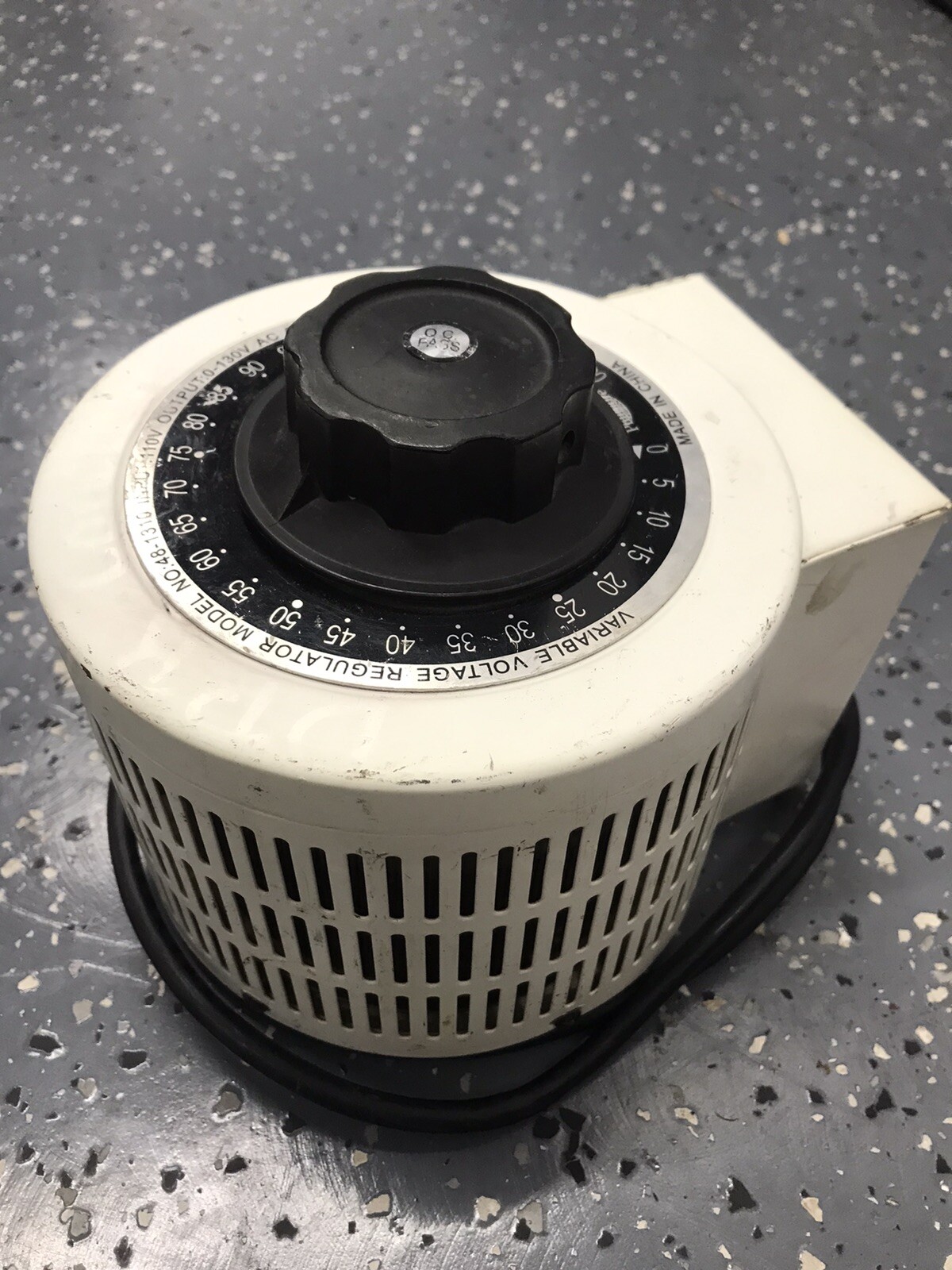Philmore 48-1310 Variac Transformer 1000W Variable Voltage Regulator