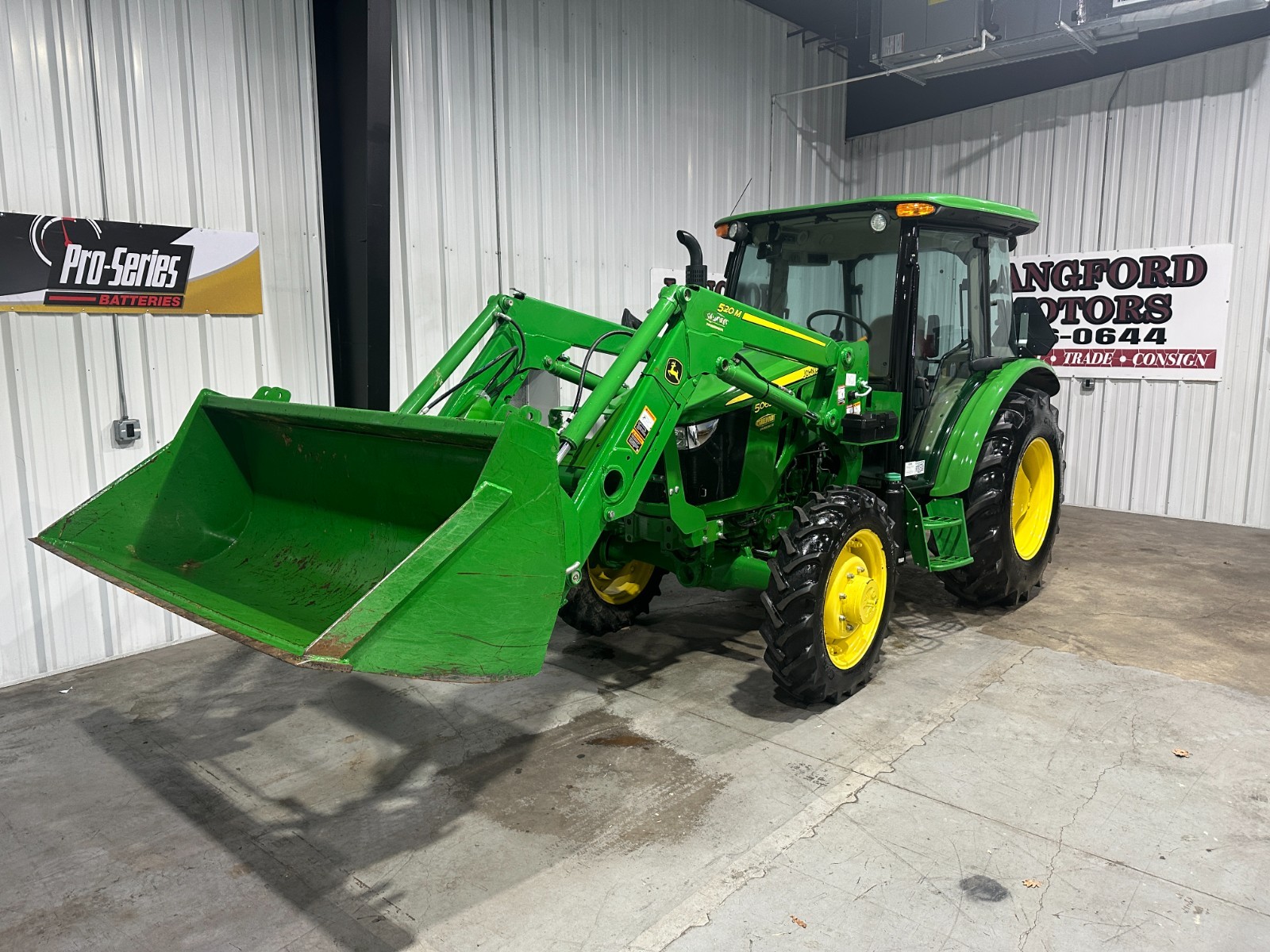 2022 JOHN DEERE 5065E CAB (520 M LOADER) (239 HOURS)