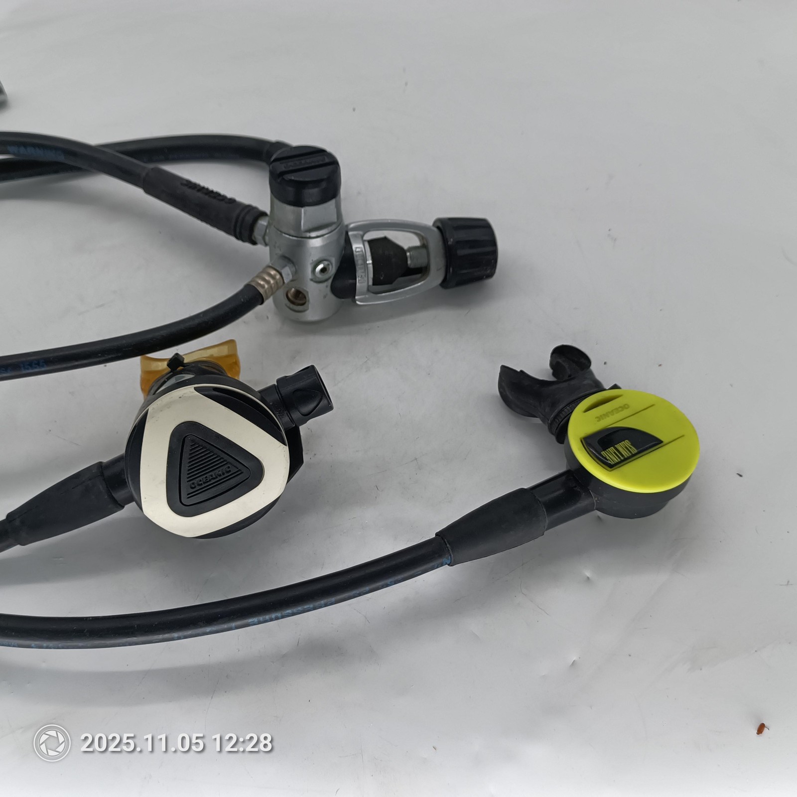 Oceanic Delta Regulator Yoke 1st Stage Slim Line Octo Hoses Scuba UNTESTED a6
