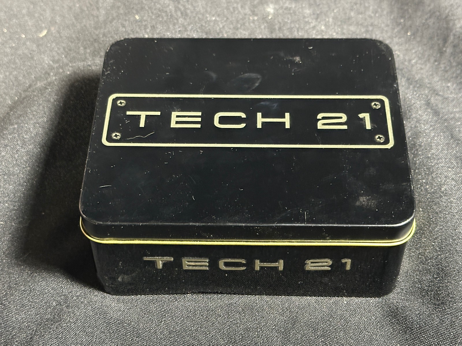 Tech 21 SansAmp Character Series VT Bass V2 Guitar Effect Pedal Preamp