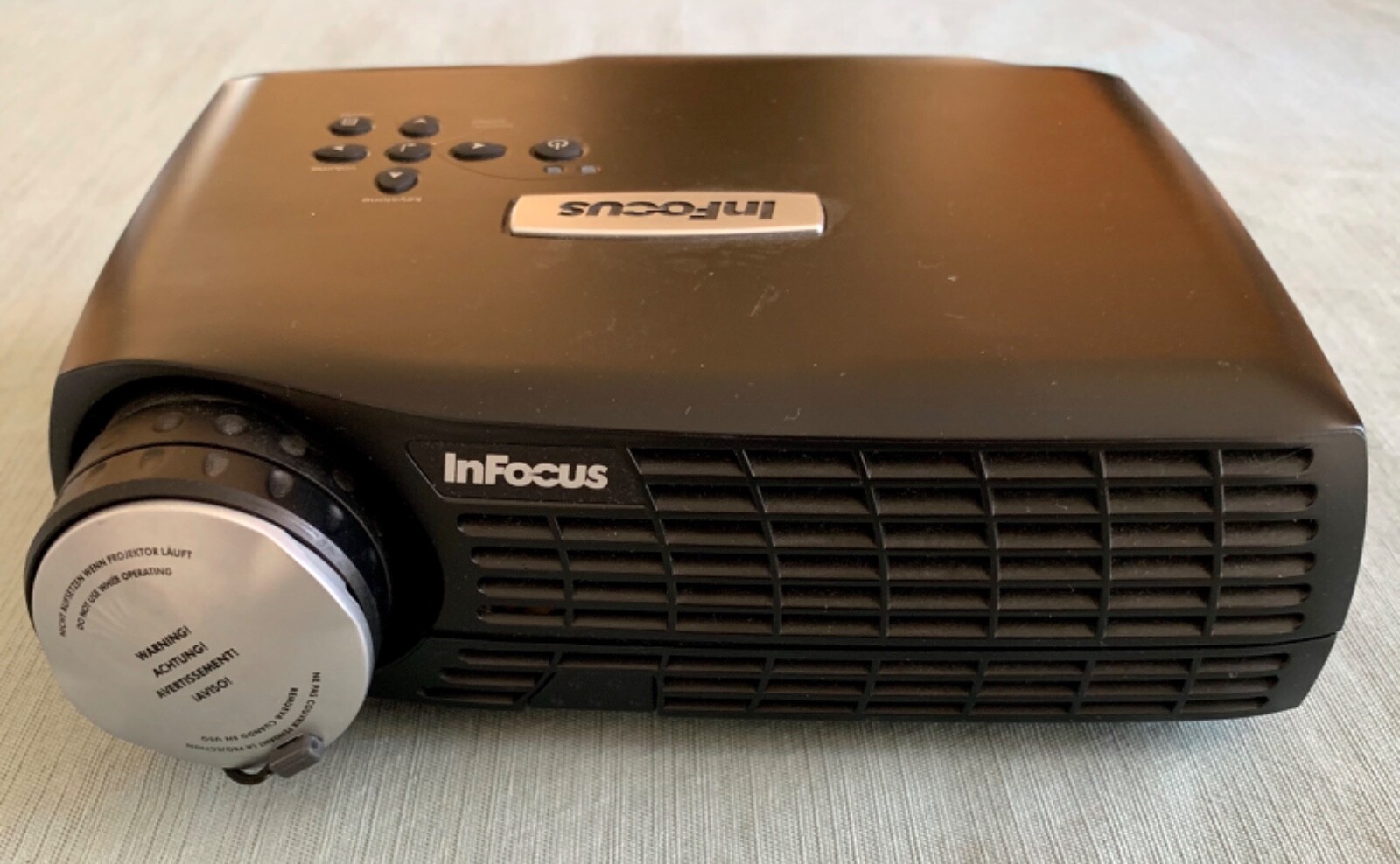 InFocus IN10 Portable DLP Projector LP-70