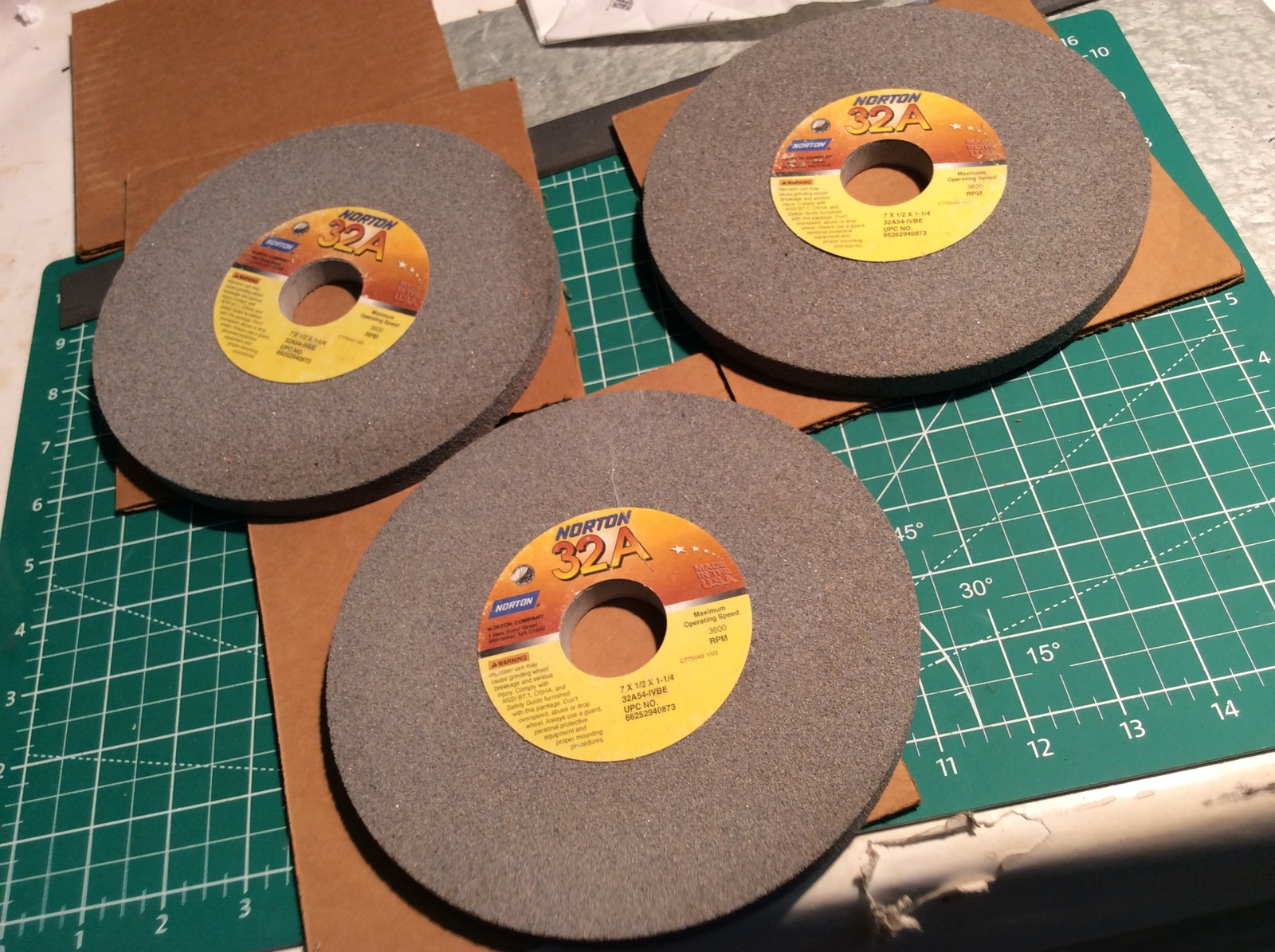 3 Pc Norton 36 A 7"x1/2"x1-1/4" Grinding Wheels 32A54-IVBE New (17)
