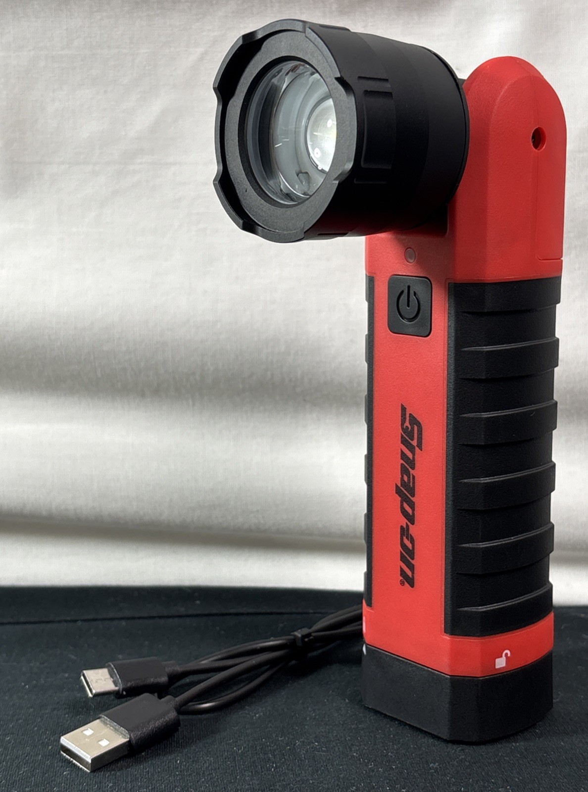 Snap-On Tools | 700 Lumen Rechargeable Li-ion Battery Tilt Flashlight | ECFLK078