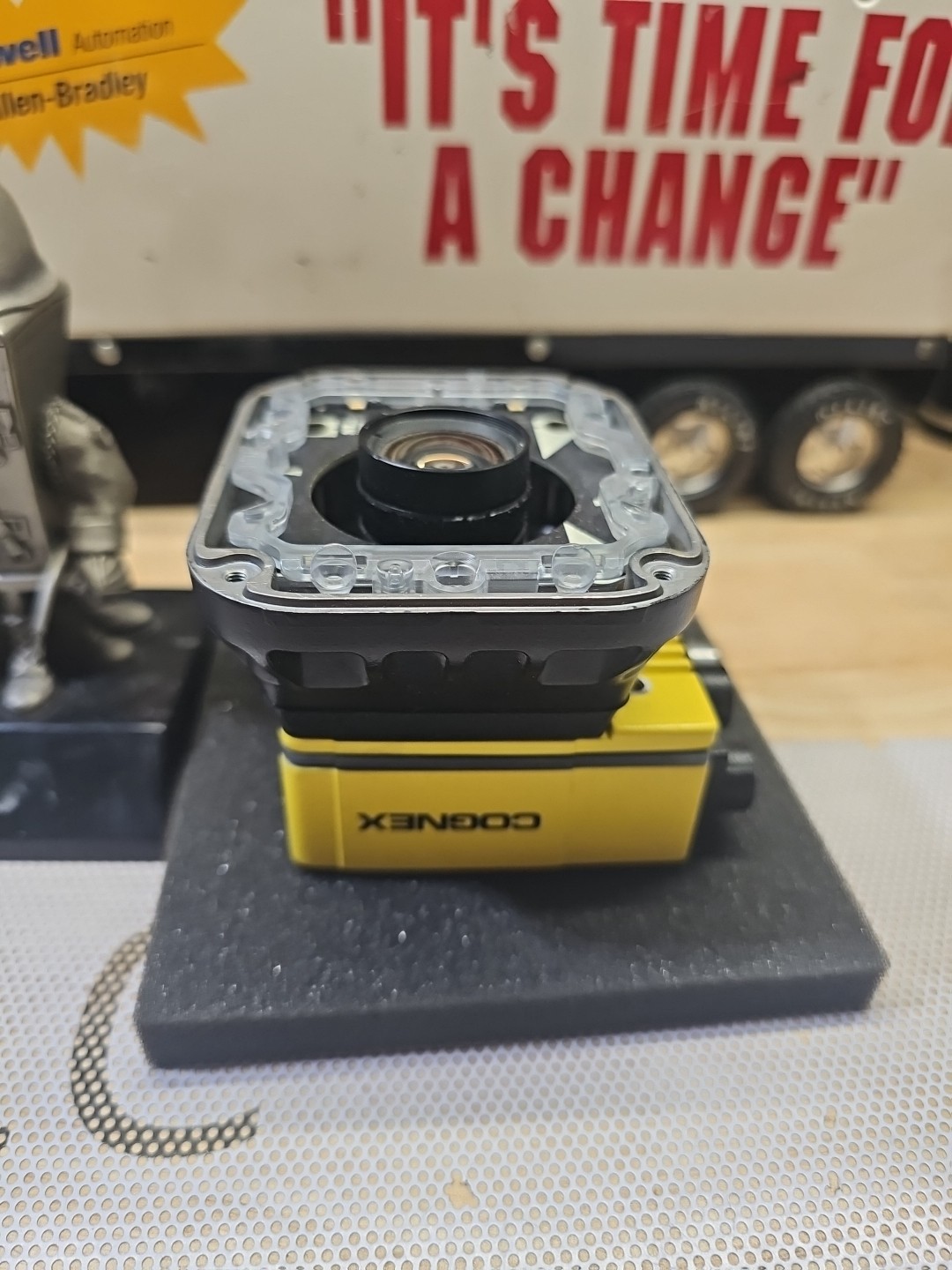 Cognex IS7800M-363-50 Insight Vision Camera Real Pictureres!!