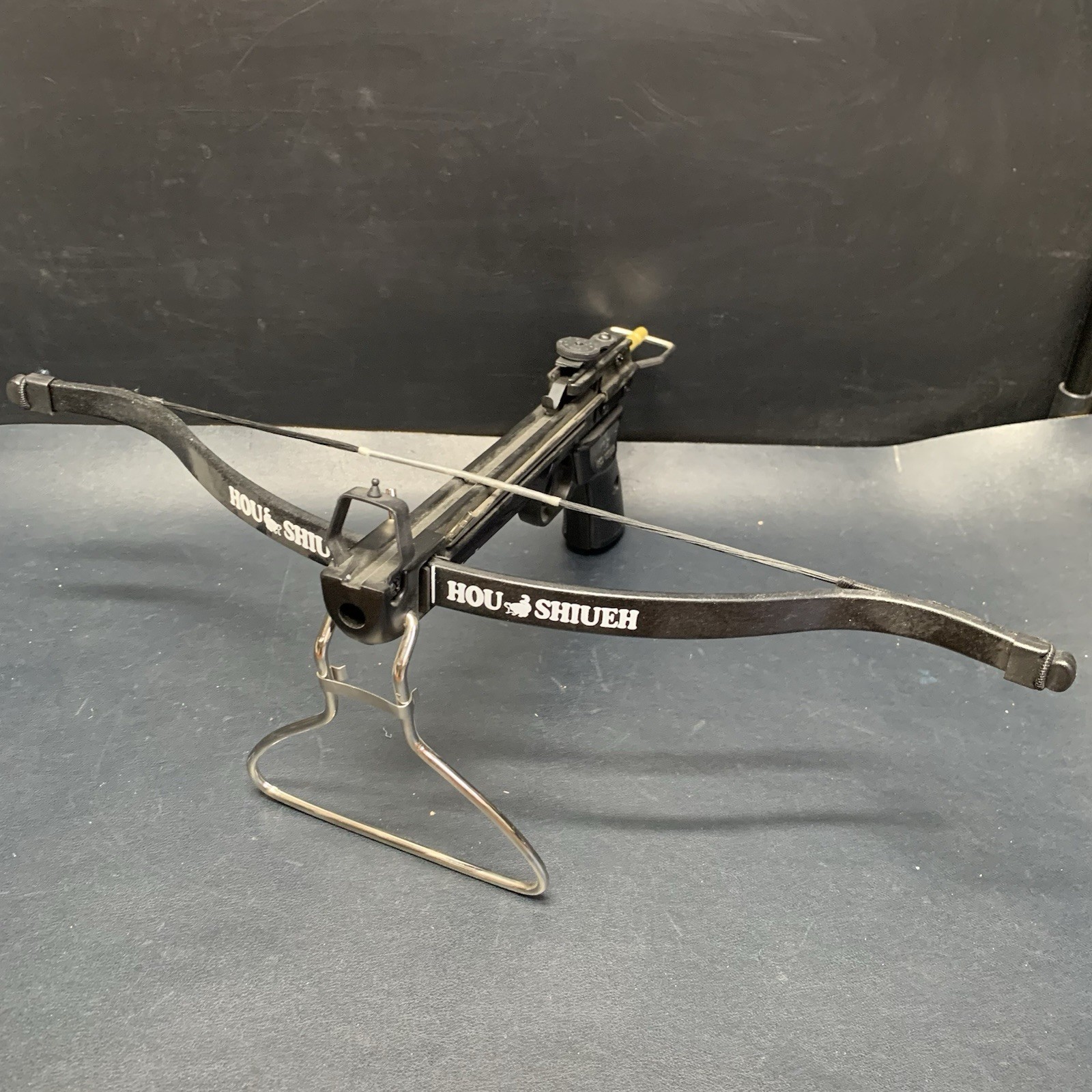 Vintage Hou Shiueh Crossbow Black, Sight Adjuster Needs Replace, Untested.