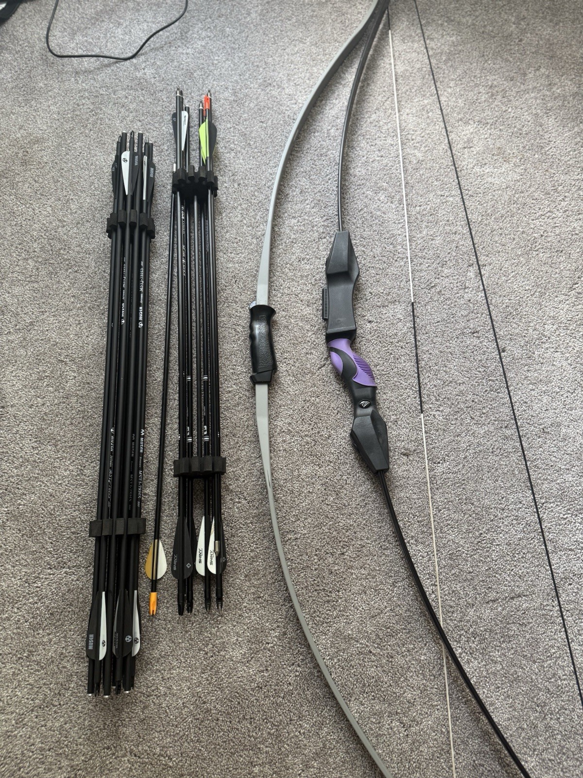 (2)bows Barnett Sportflight Recurve Archery Bow, & Titan Bear recurve. 19 ARROWS