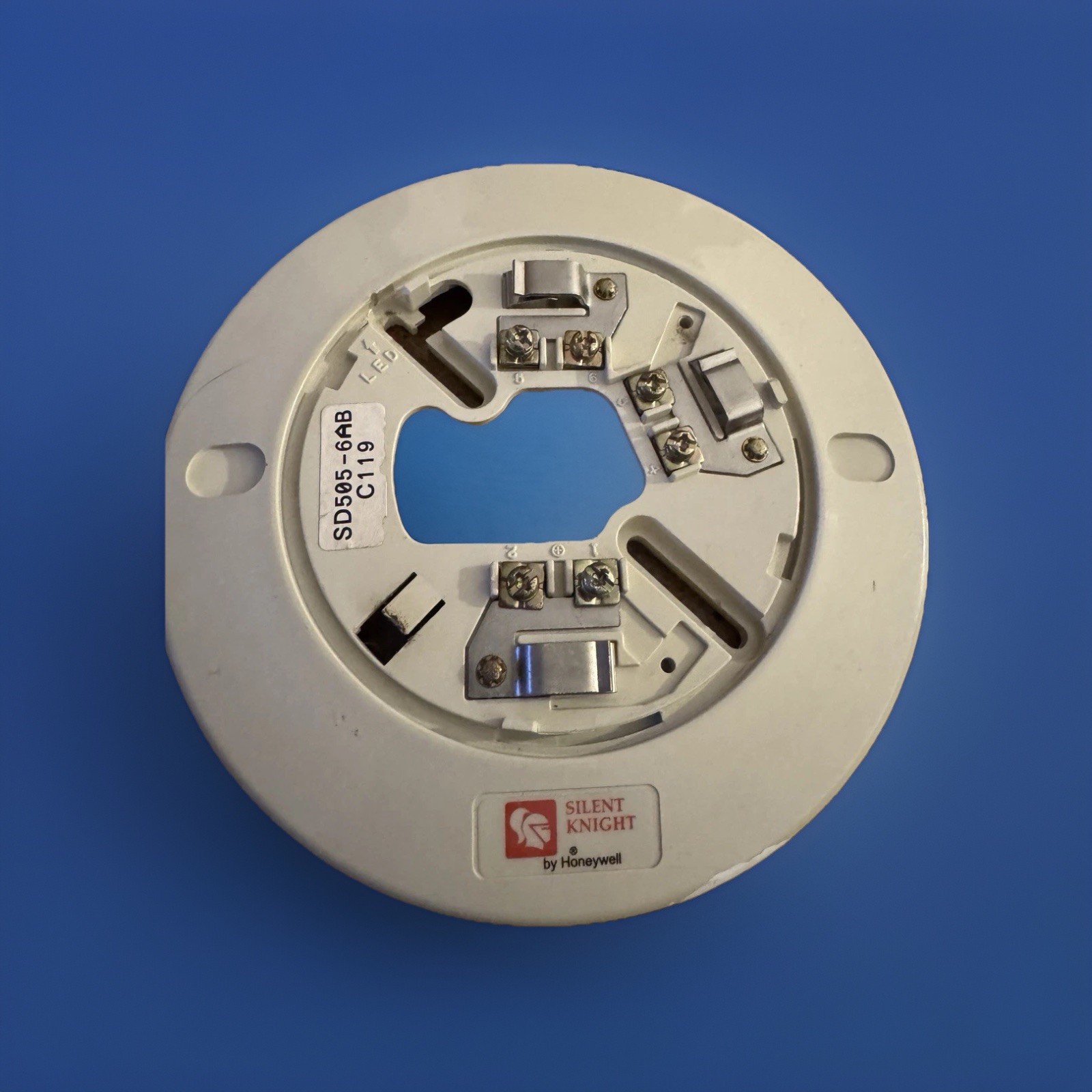 SILENT KNIGHT SD505-6AB Addressable 6" smoke detector Base.