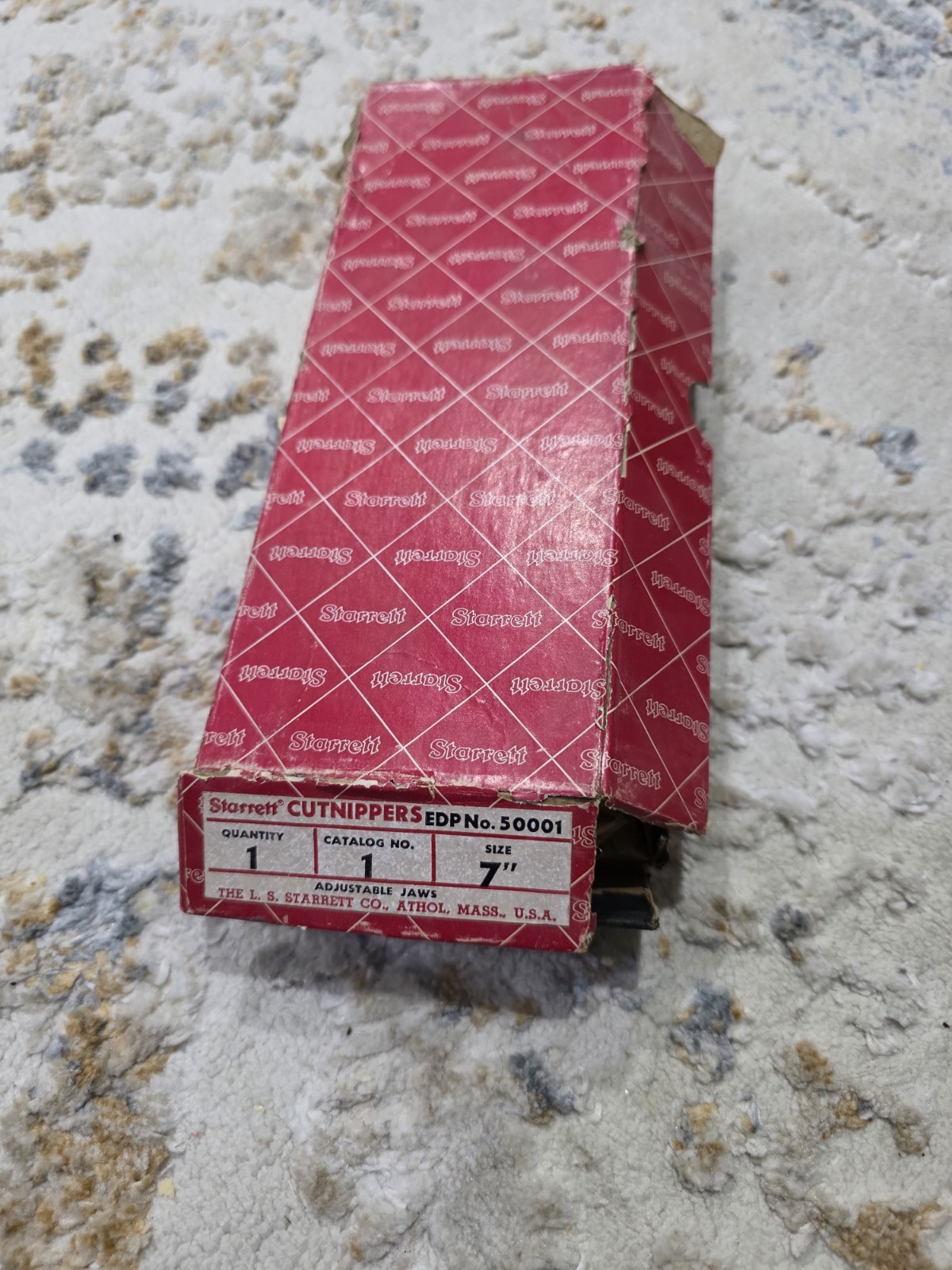 Starrett Cutnippers 50001 Size 7 The carton is damaged, with some minor rust.