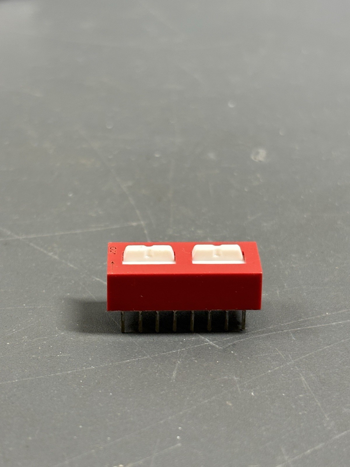 7x 2-Position DIP Switch PCB Through Hole Red