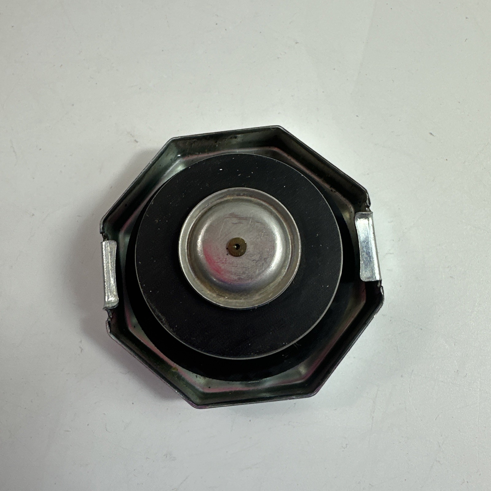 Stant 28-32LBS. radiator cap