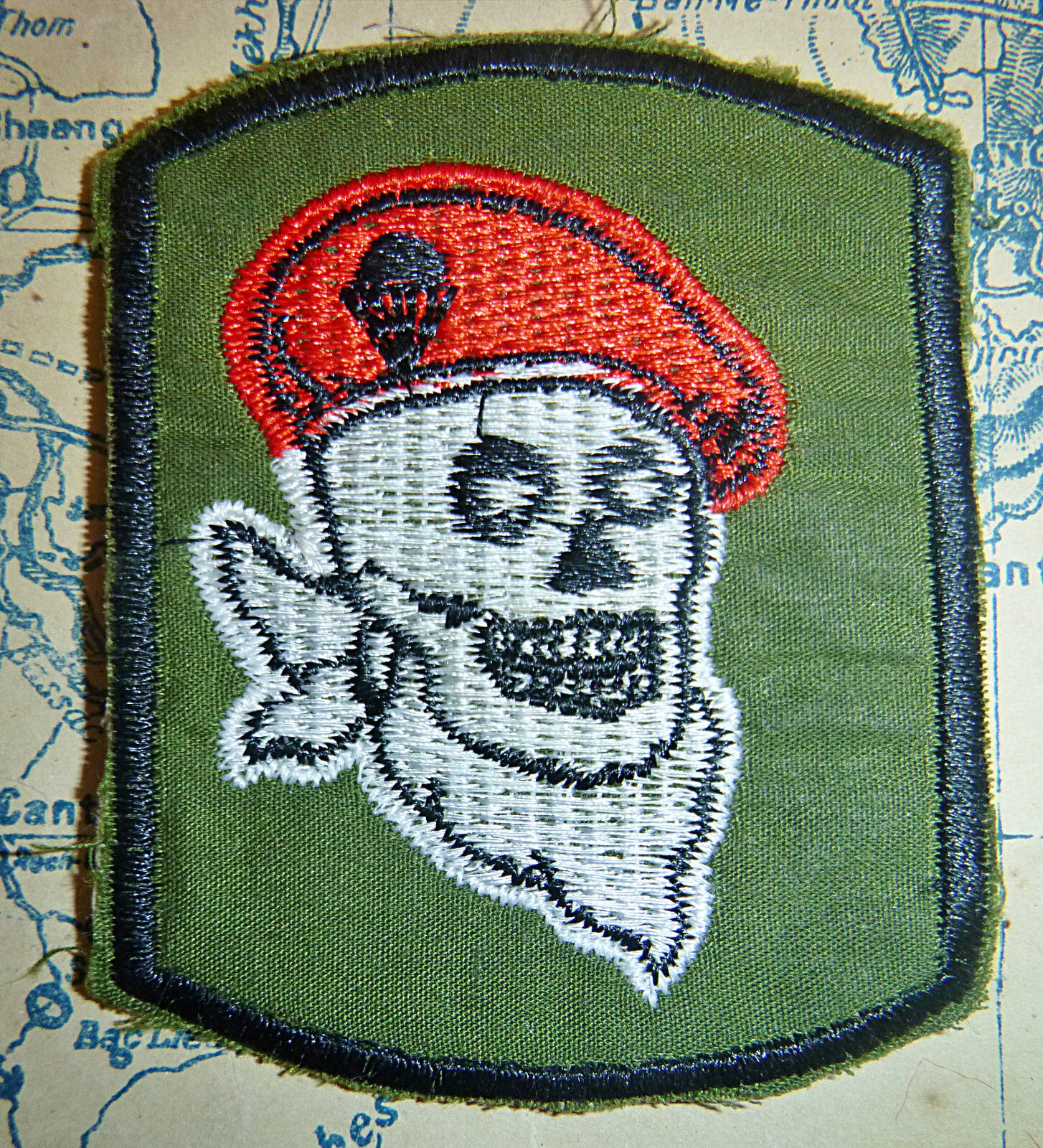PATCH - French Foreign Legion - DEATH'S HEAD - RED BERETS - Vietnam War - B.049