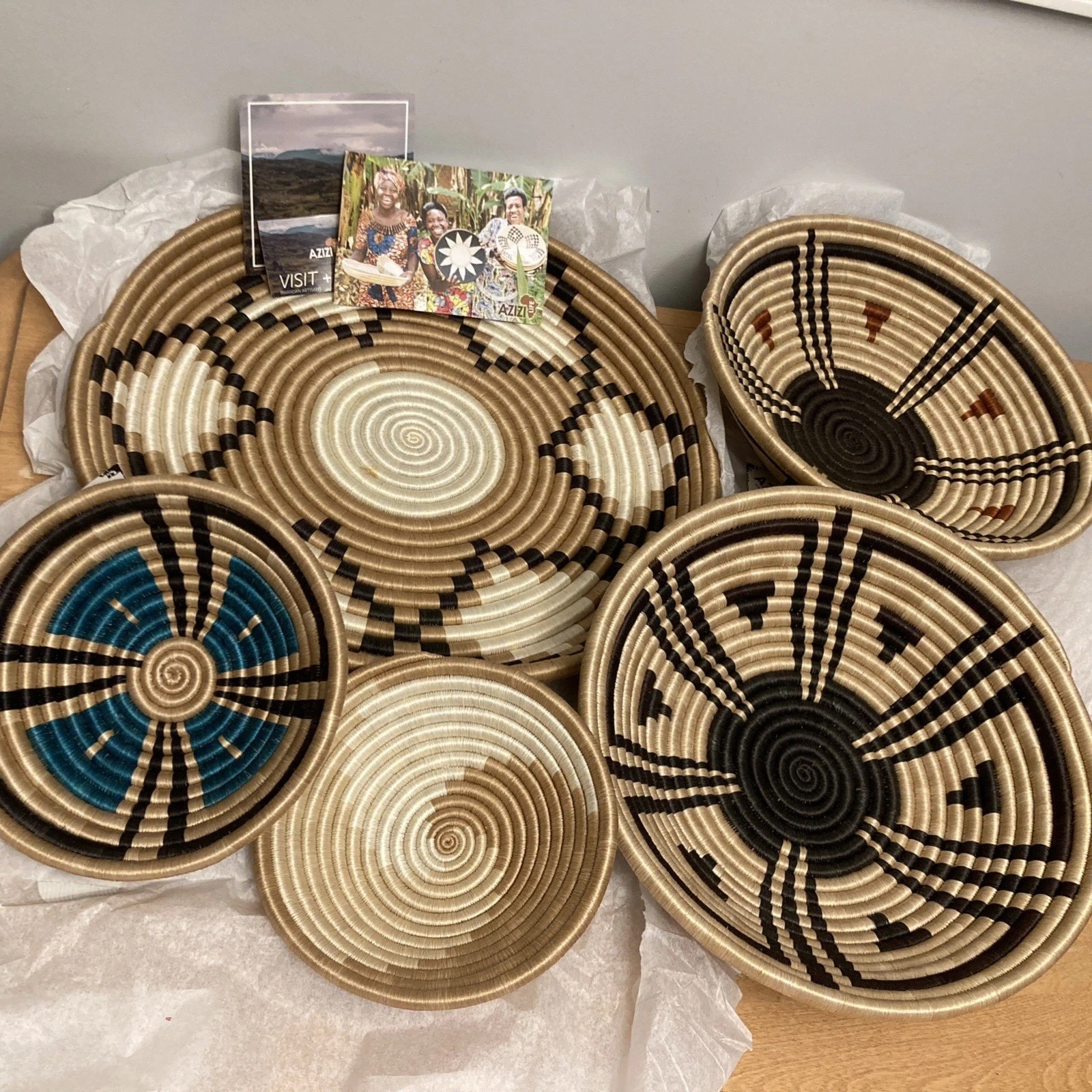 Azizi Life Handcrafted in Rwanda Woven Baskets Bowls Set of 5 NEW Unused w/Tags