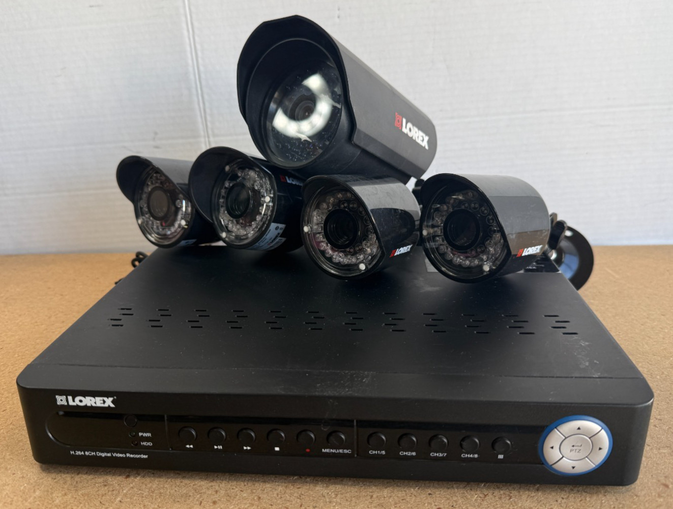 Lot of LOREX Digital Video Recorder and Cameras H.264 8 Channel MC6950 CVC6985U