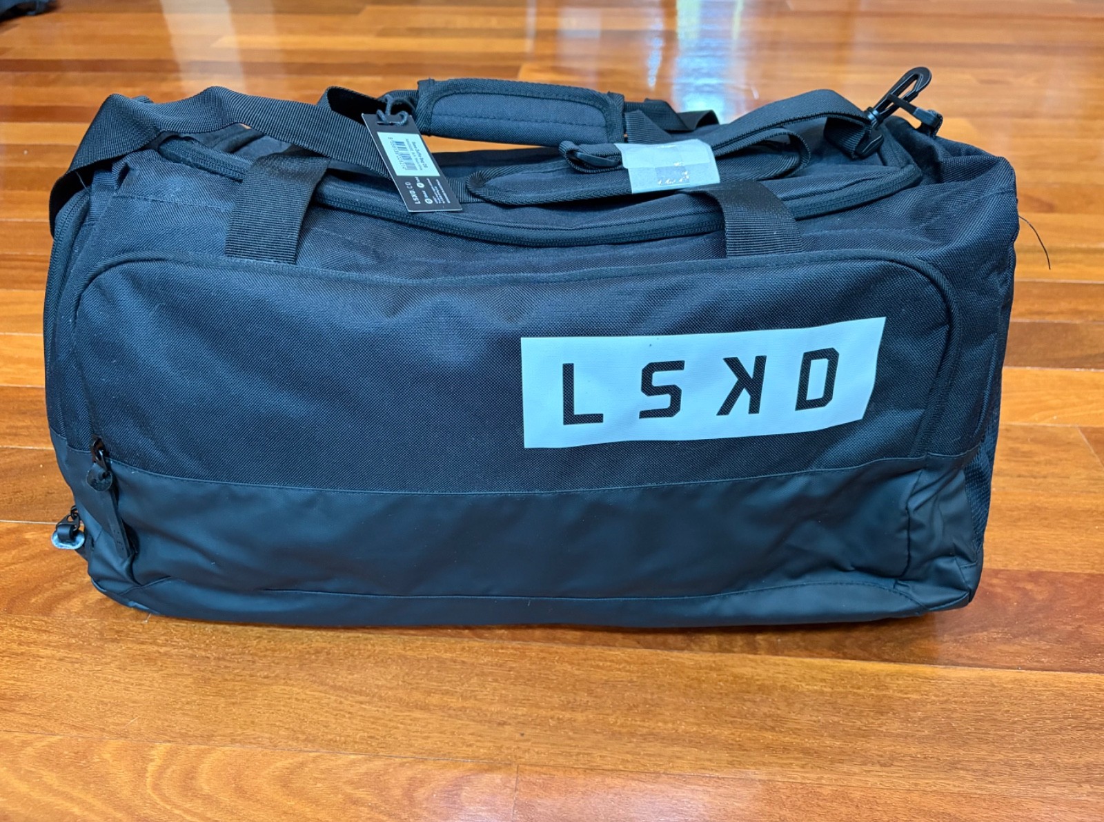 LSKD Base Duffle bag, black, NWT, separate shoe compartment, side zip pocket