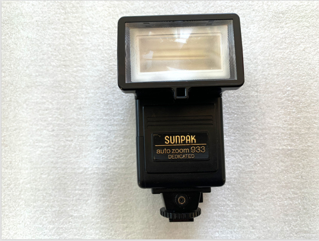 Sunpak Auto Zoom 933 Dedicated Flash for Pentax-tested and working