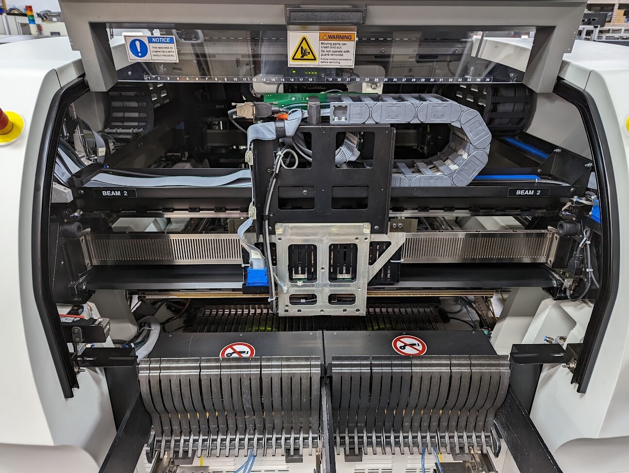 Universal Instruments Genesis GI-14D Multi-Function PCB Pick and Place Machine