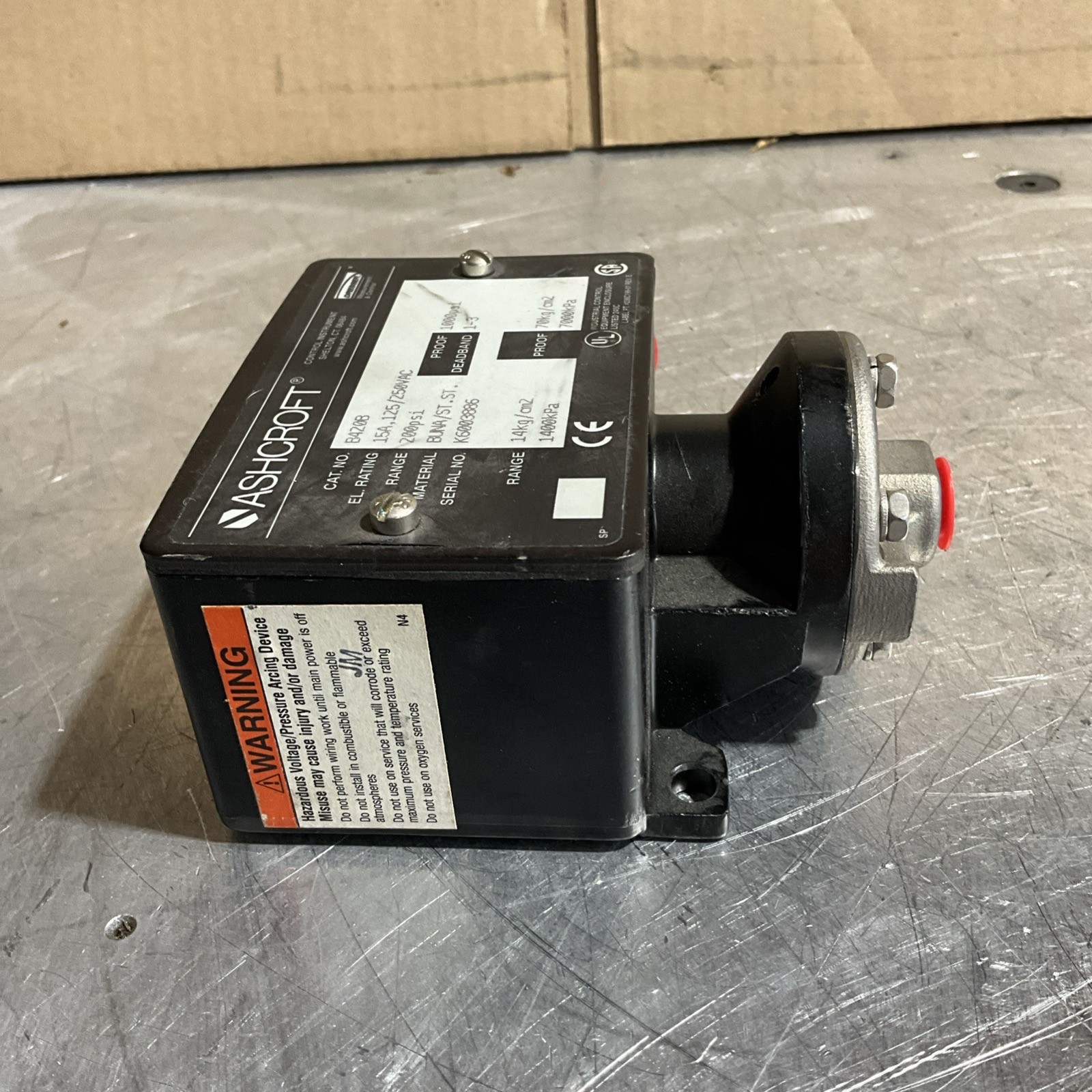 ASHCROFT B420B PRESSURE SWITCH 100PSI NOS
