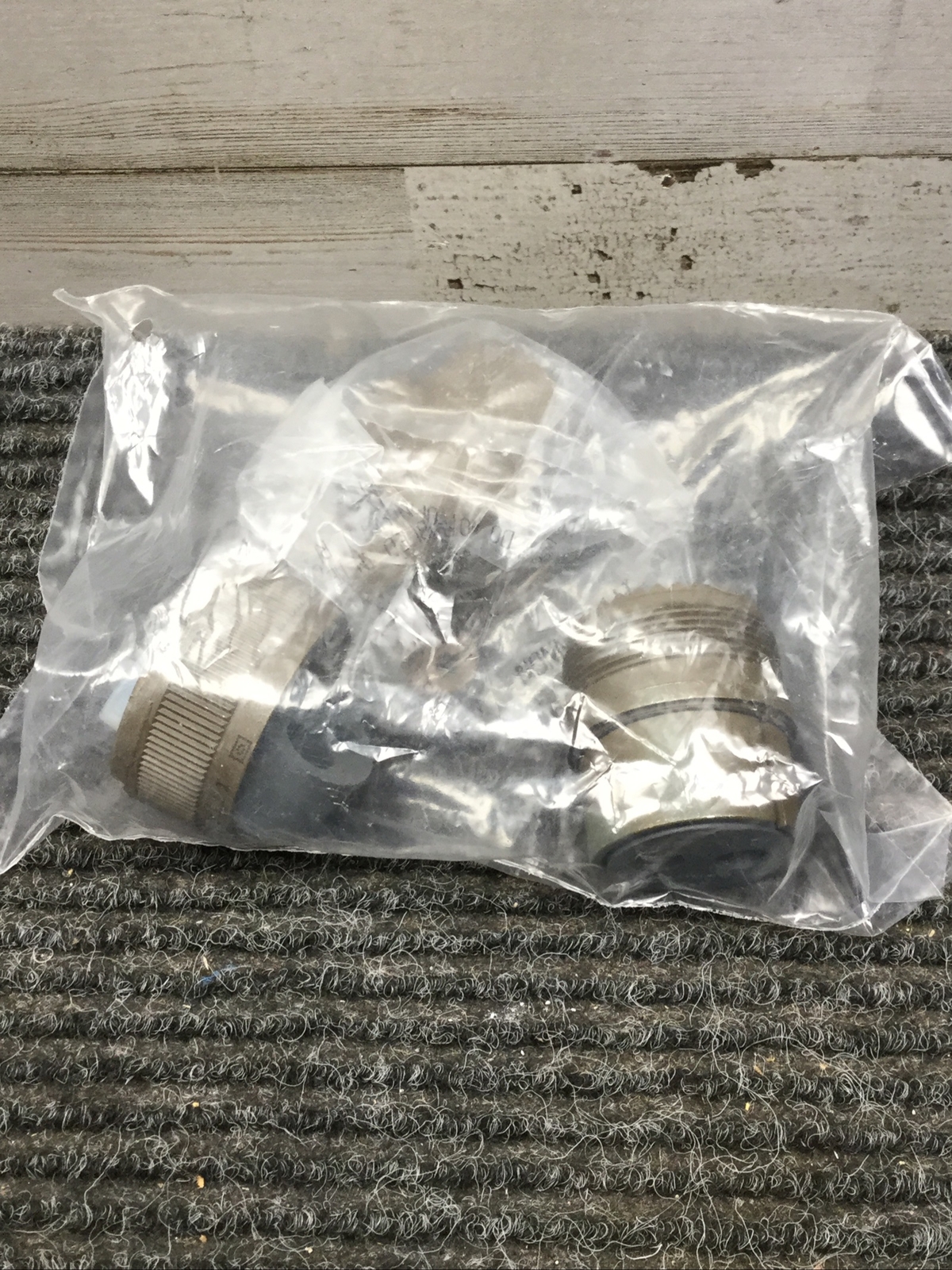 New ITT MS3106F24-9SW Connector