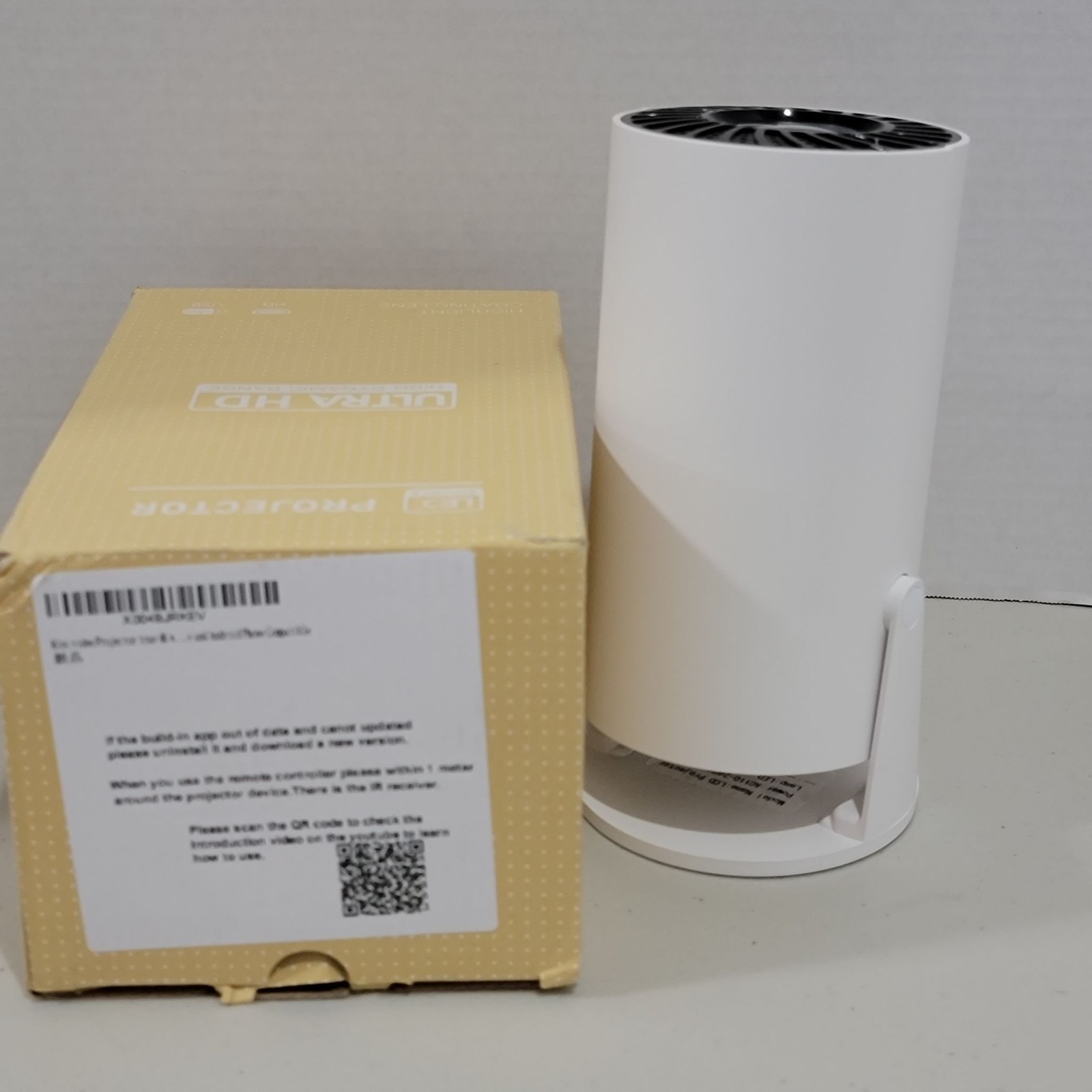 Mini Projector Portable LED Home Theater WiFi Bluetooth Speaker White UltraHD