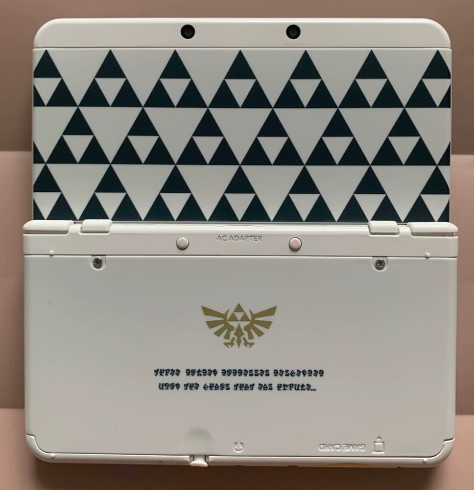 Zelda Golden Hylian Crest TriForce Replacement Shell Case for Nintendo New 3DS