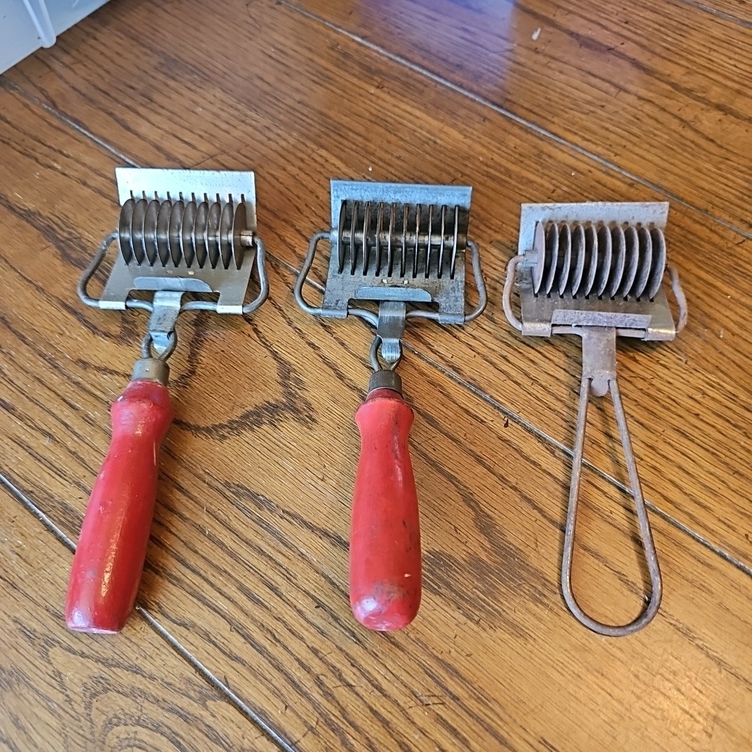 Lot Of 3 Vtg Metal Pasta Rollers Noodle Cutters Italian Kitchen Display