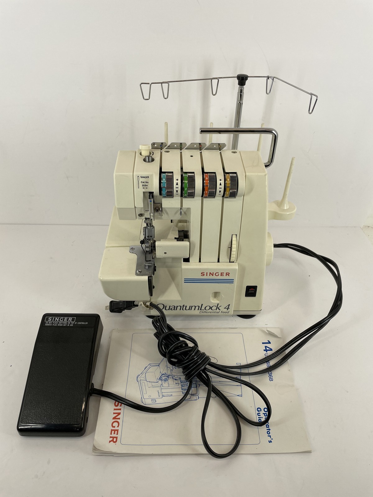 SINGER QuantumLock 4 14U286B Serger Overlock Sewing Machine Differential Feed W/