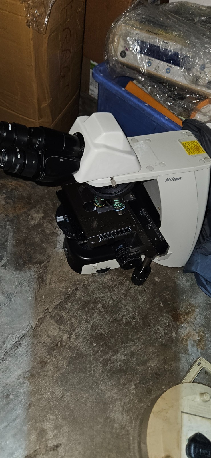 Nikon ECLIPSE Ci-L Microscope with 2 objectives