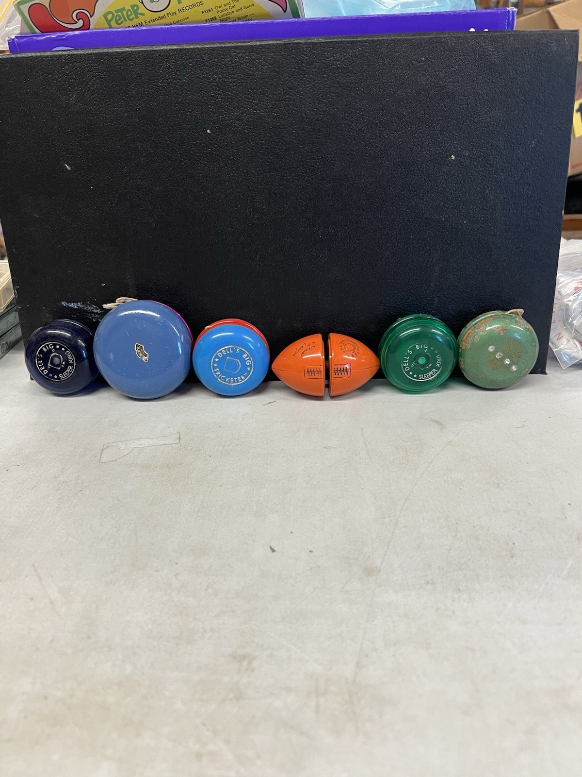 Six Vintage Yo-yo's , Kimura Japan, Dell's, Duncan, Festival Football
