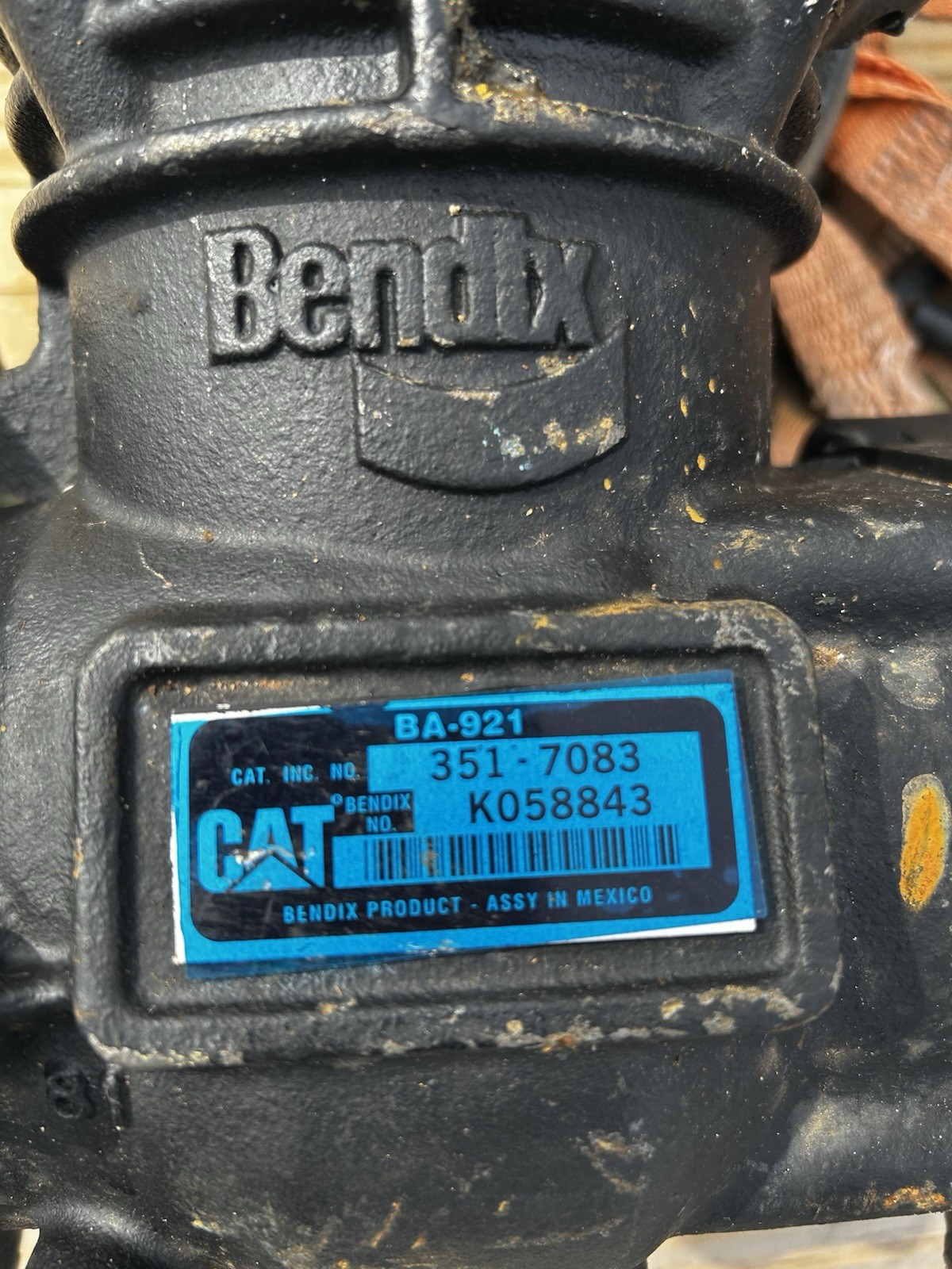 Bendix Ba-921 Air Compressor Cat No 351-7083 (has Damage To Casting!!!)