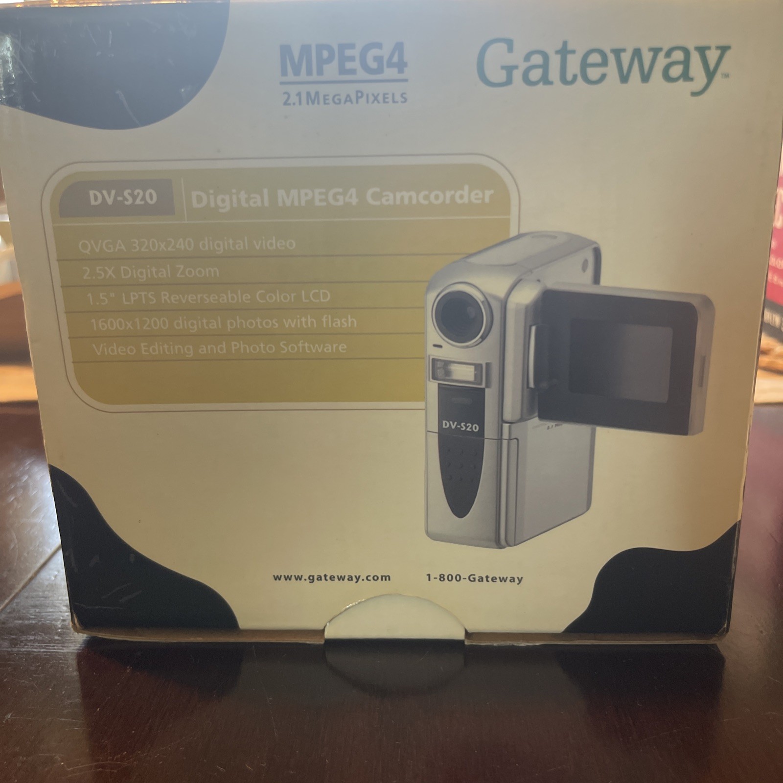 Gateway MPEG4 2.1 megapixels DV-S20 camcorder Comes With Original Box Untested