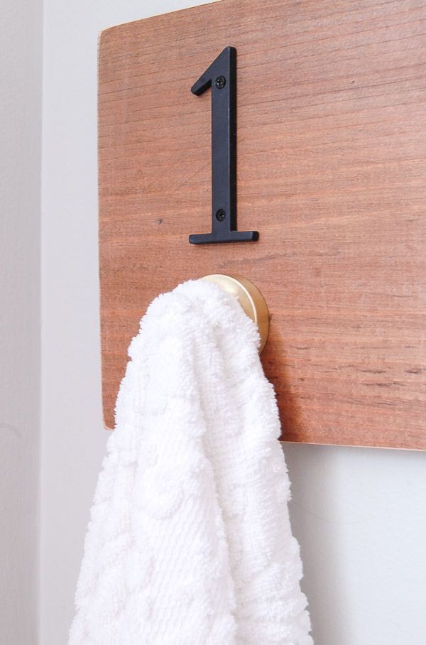 Grayson Hook in Brushed Brass - Single Prong