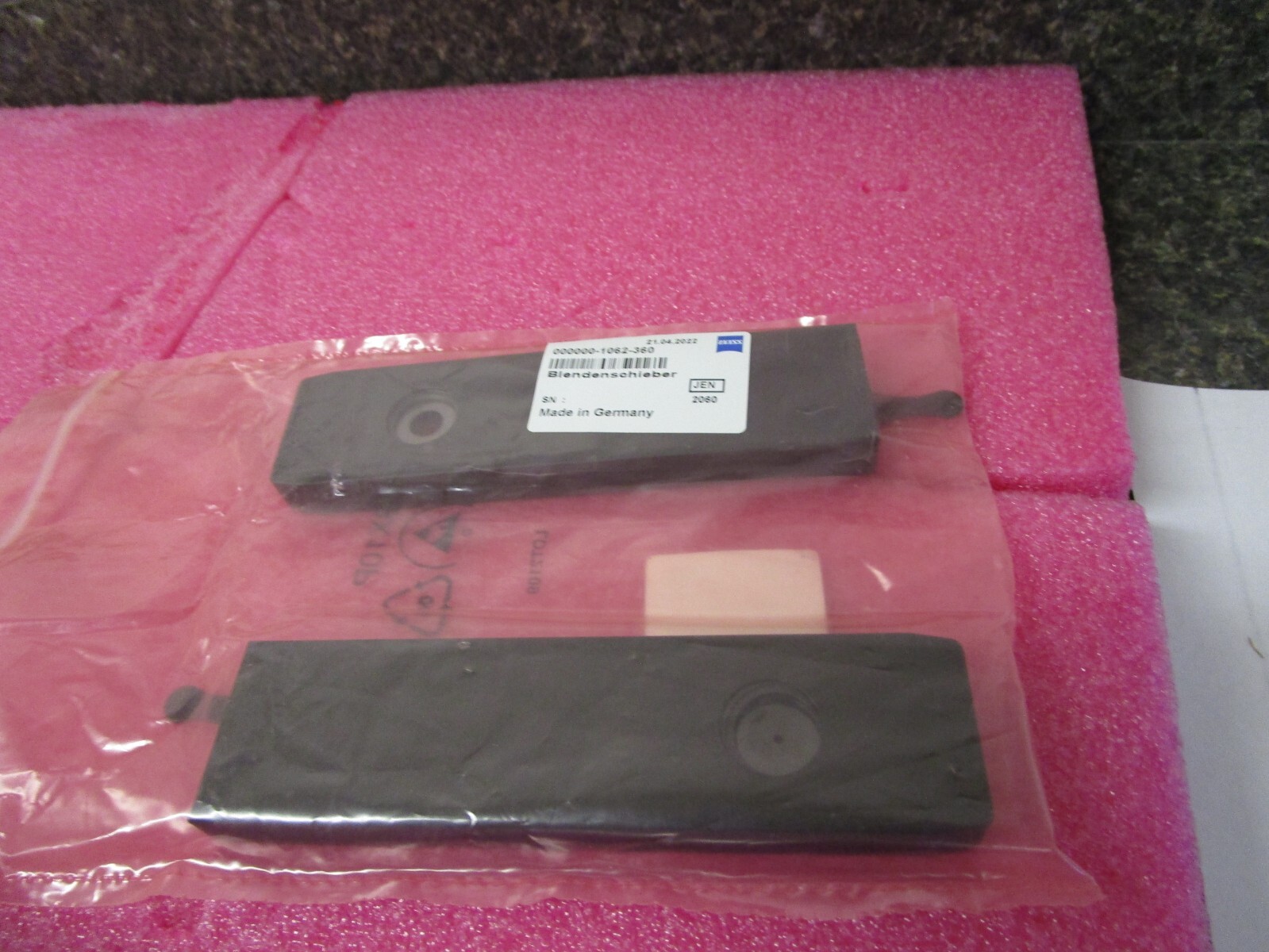 NEW Opened Box! Qty (2) ZEISS Microscope Iris Stop Slider for Incident-Light Eq