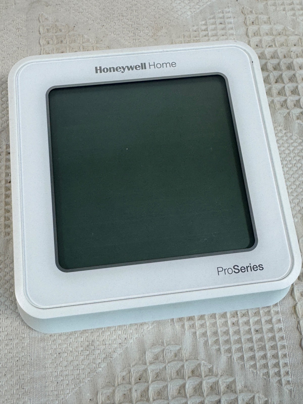 Honeywell Home ProSeries TH6320WF2003 Wi-Fi Programmable Thermostat  Smart Home