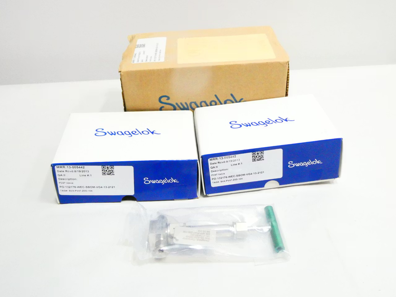 Box Of 2 Swagelok SS-4UW-29549 Stainless Bellows Sealed Valve 2485psi 1/4in Tube