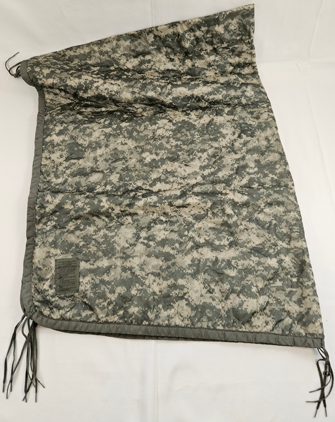 US Military ACU Camo Wet Weather PONCHO LINER Woobie Blanket Very Good Condition