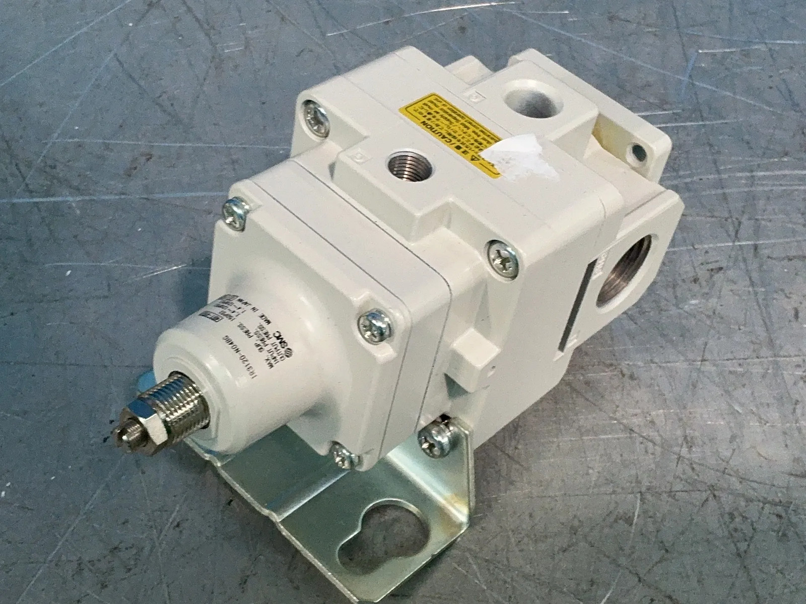 SMC PNEUMATIC REGULATOR IR3120-N04BG