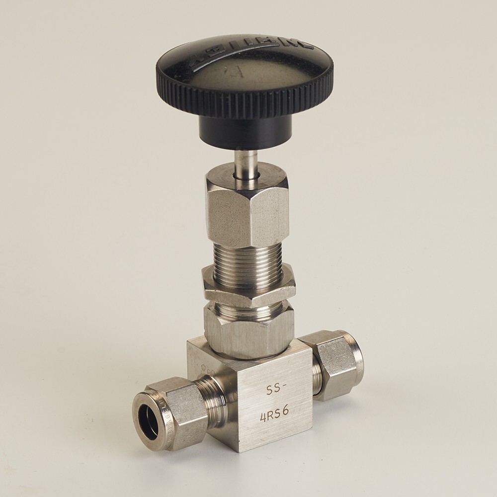 Whitey Swagelok SS-4RS6 Stainless Needle Valve (5000 Psi) 3/8” Tube OD