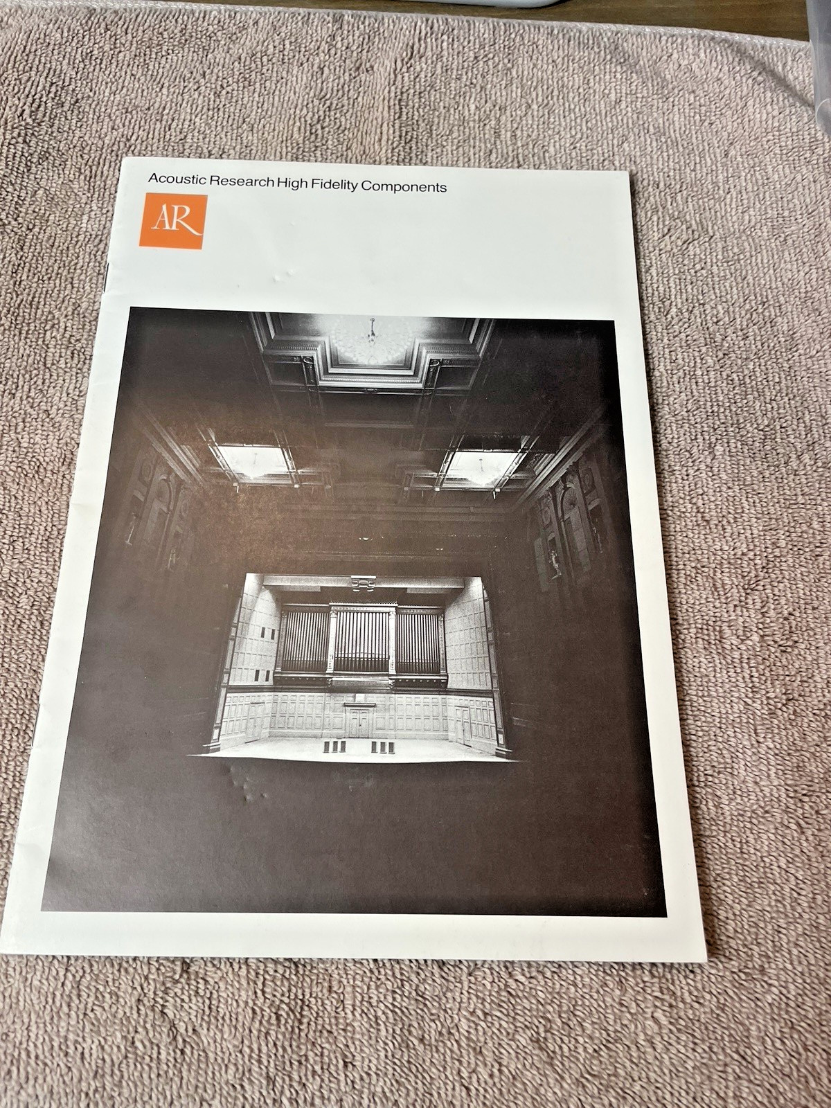 ACOUSTIC RESEARCH / BROCHURE / 21 PAGES / EXCELLENT CONDITION /