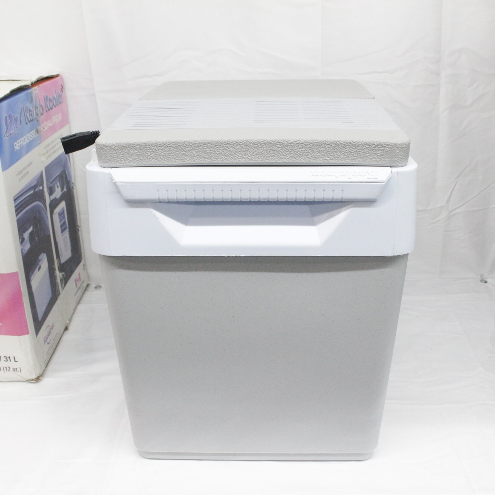 Koolatron Portable Car Cooler Warmer Iceless 12V 33 Quart 31 L White