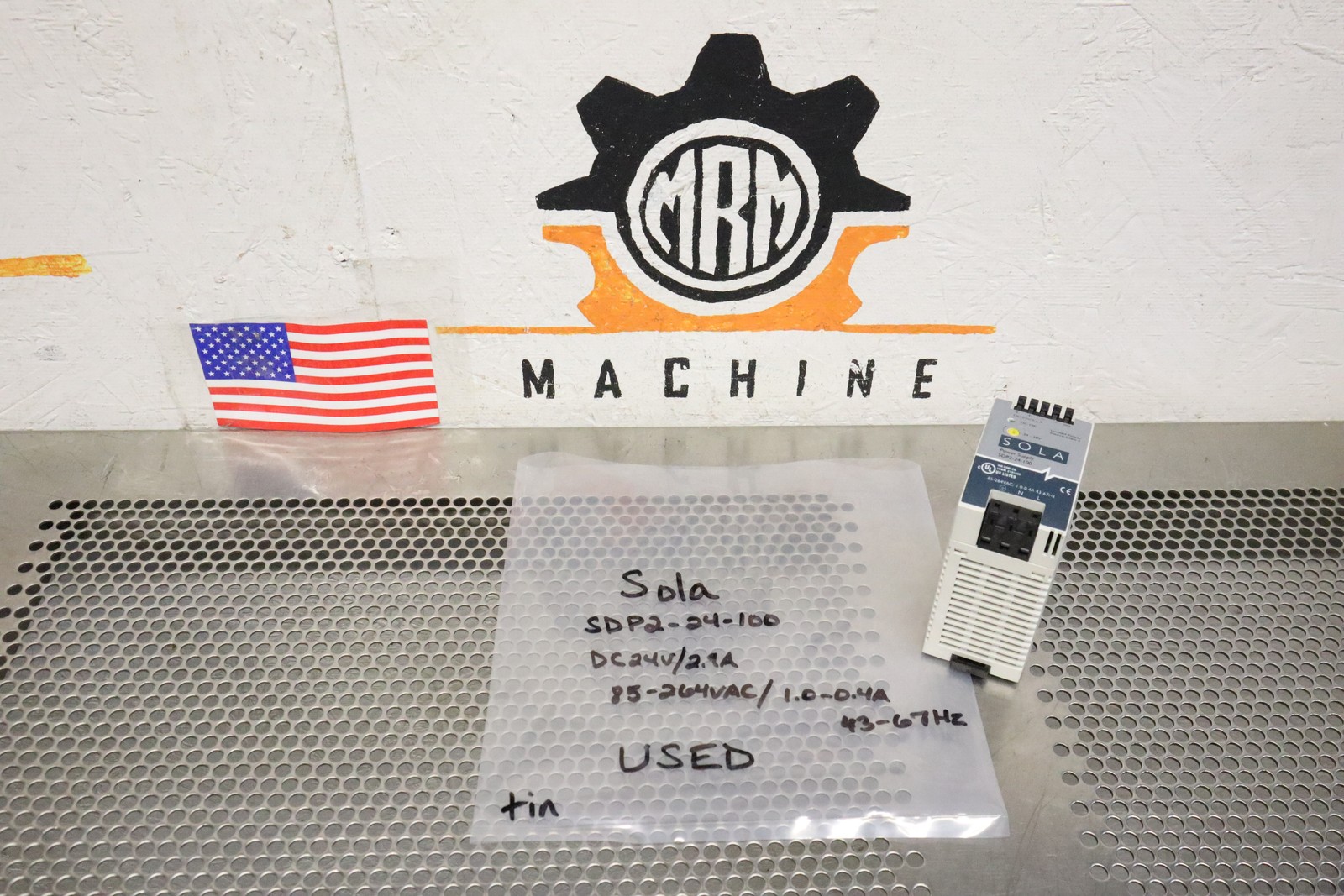 Sola SDP2-24-100 Power Supply DC24V/2.9A 85-264VAC/1.0-0.4A 43-67Hz Used