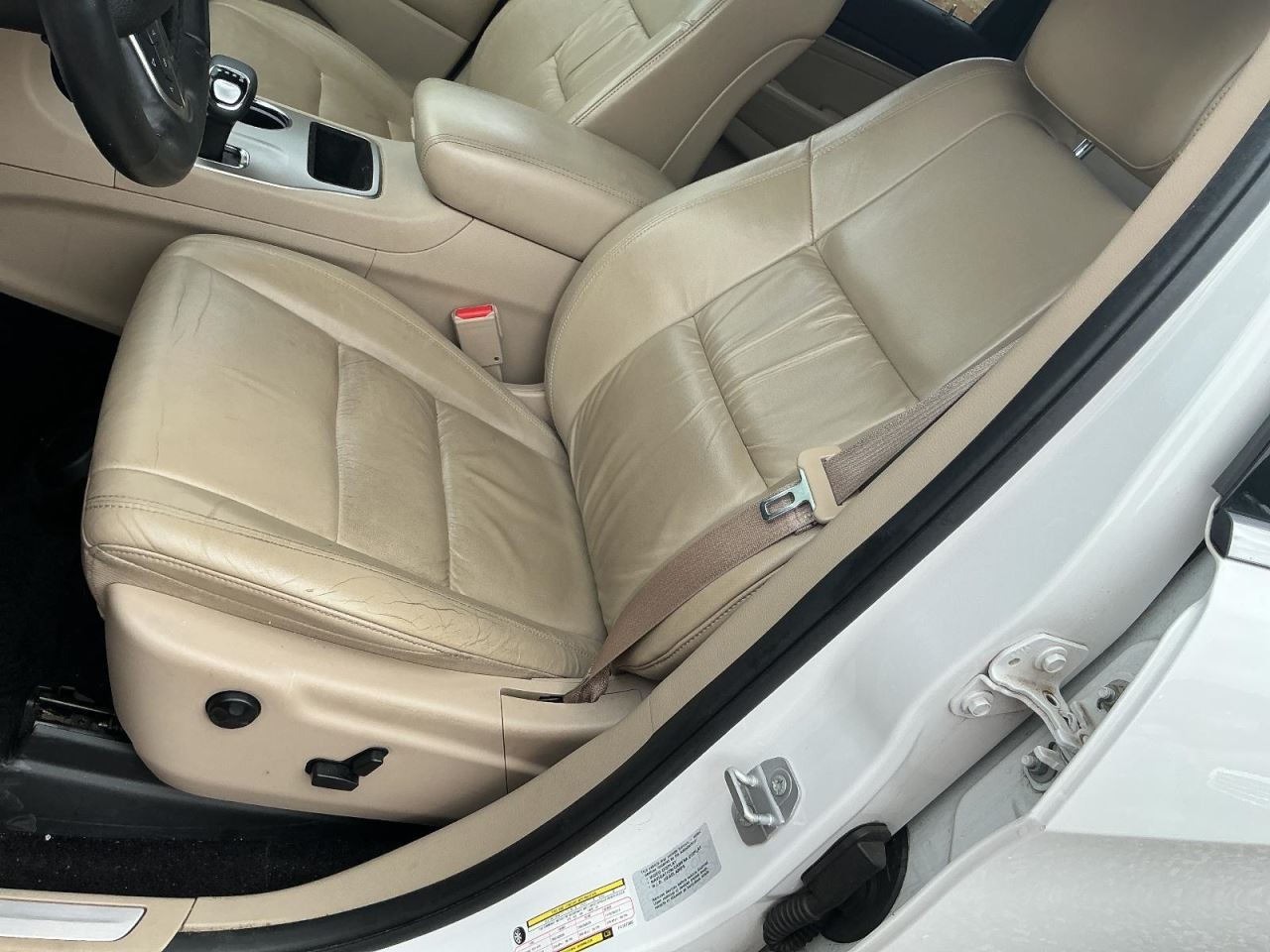CHERGRAND 2015 Glove Box 4703692