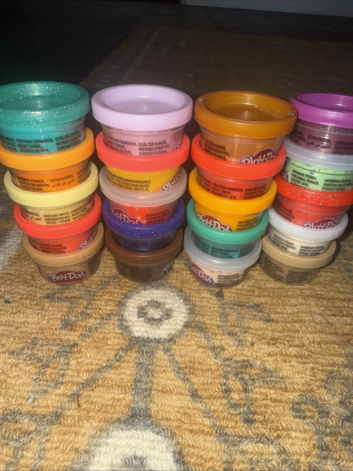 20 Miniature Play-doh Packs New Unopened