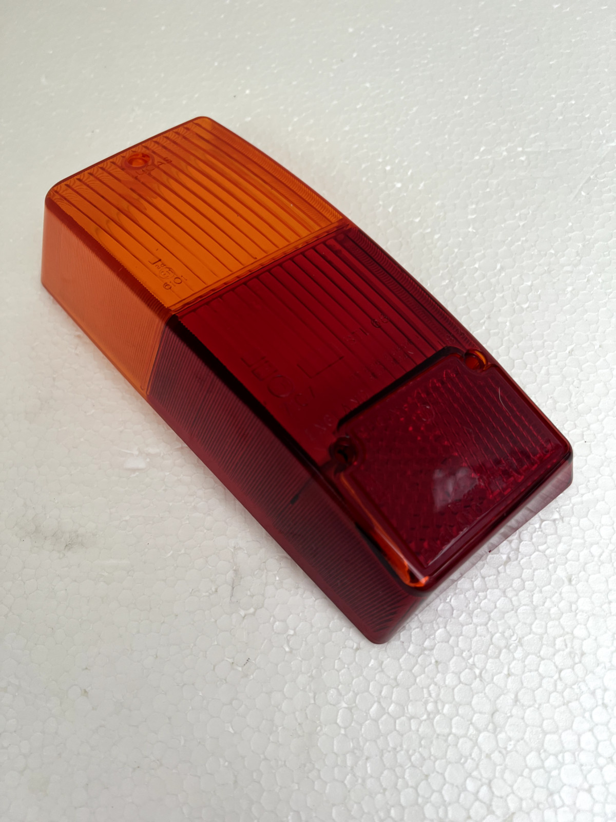 37H4837 - CLASSIC MINI REAR LH LIGHT LENS GENUINE  LUCAS  54580145 LKB114  L813