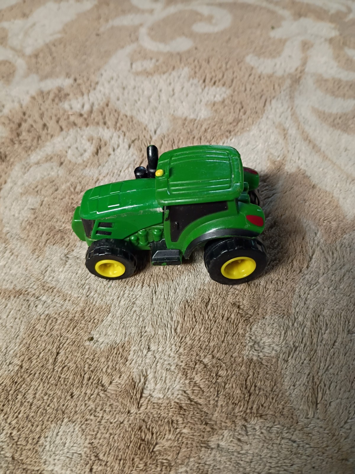 Tomy ERTL Farm Tractor Toy John Deere 1/64 3" Long