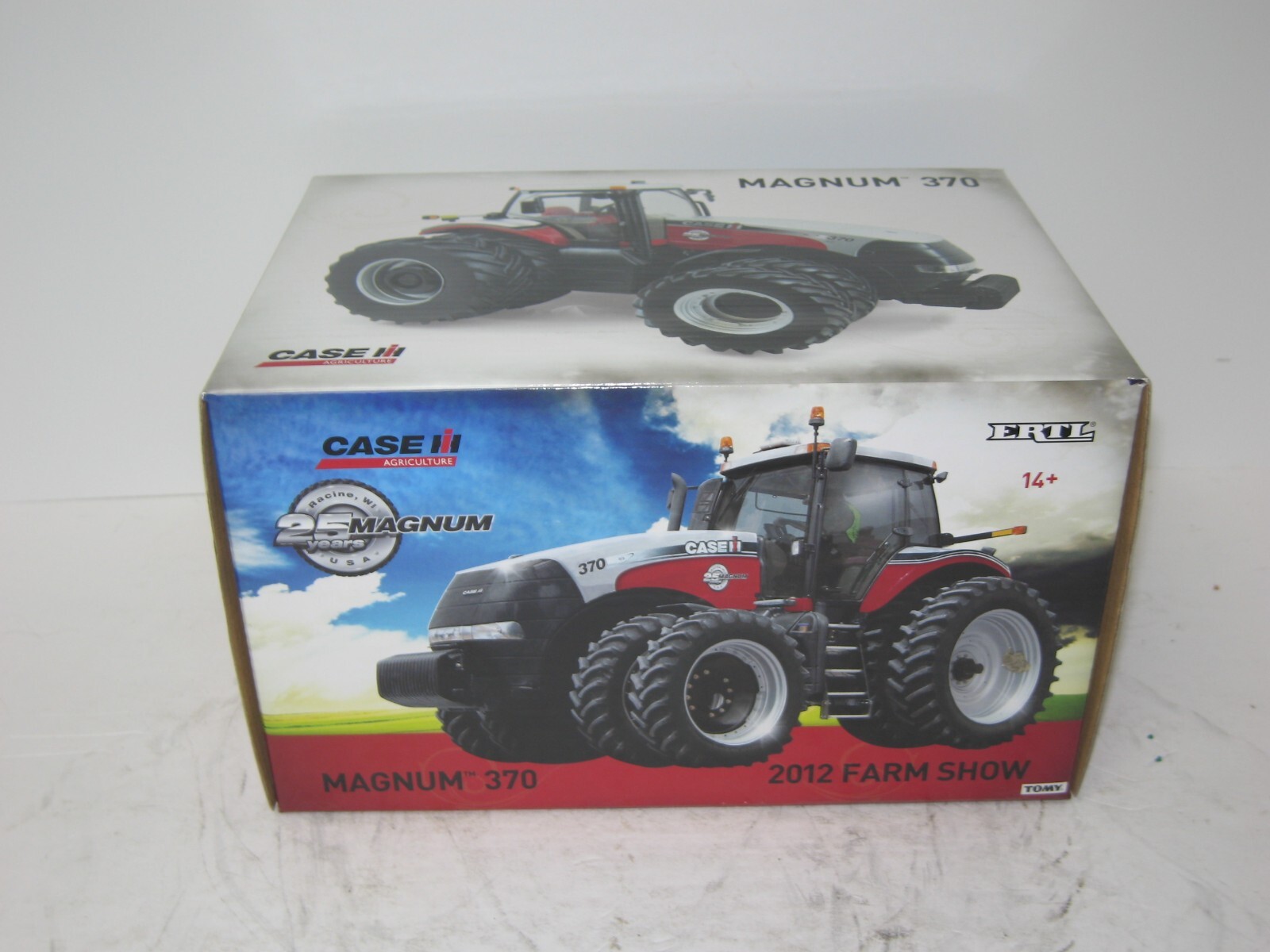1/32 CASE I-H MAGNUM 370 MFWD w/DUALS FARM SHOW NIB 25th Ann. paint