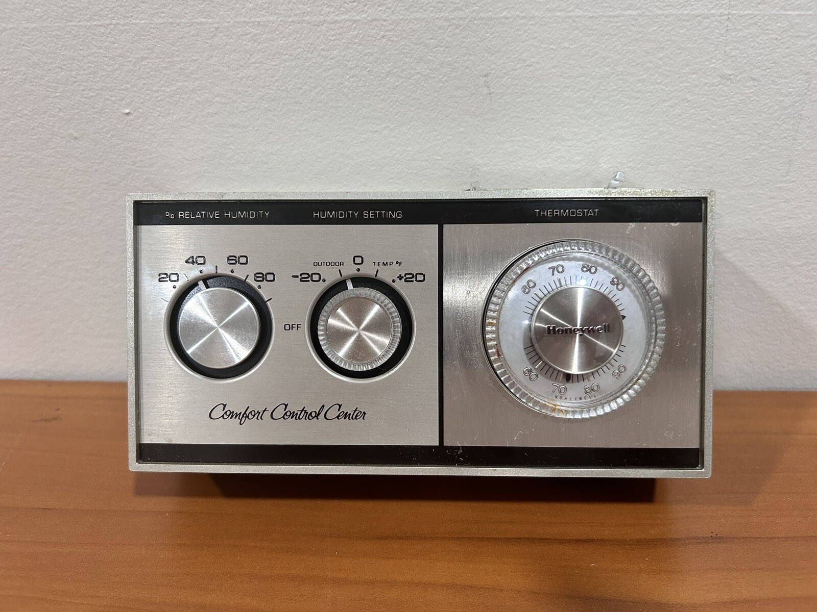 Honeywell W884A 1016 1 Comfort Control Center w/ Thermostat (Heating Only)