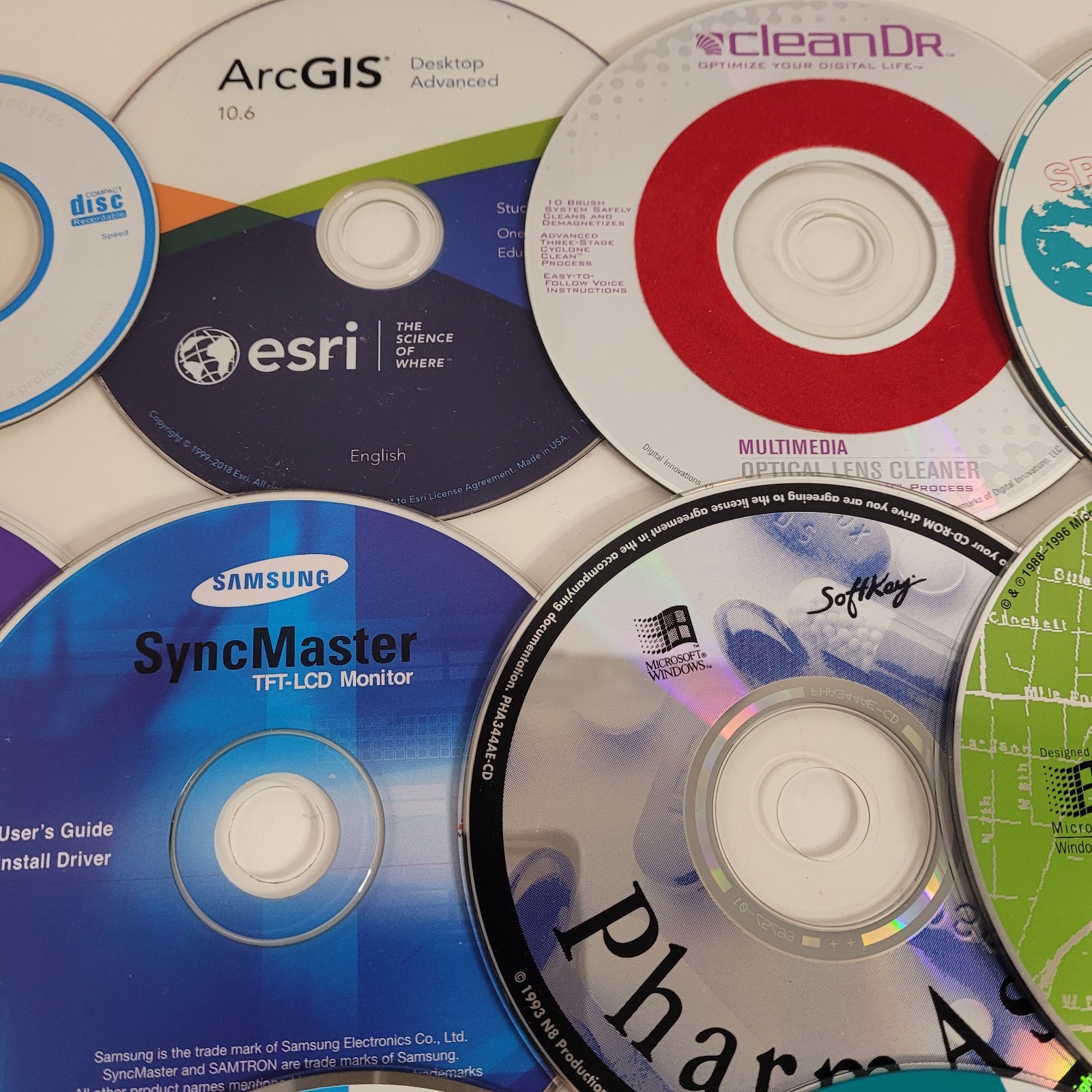 PC Software and Installation Media Lot Microsoft Windows, Family Tree 37 Discs
